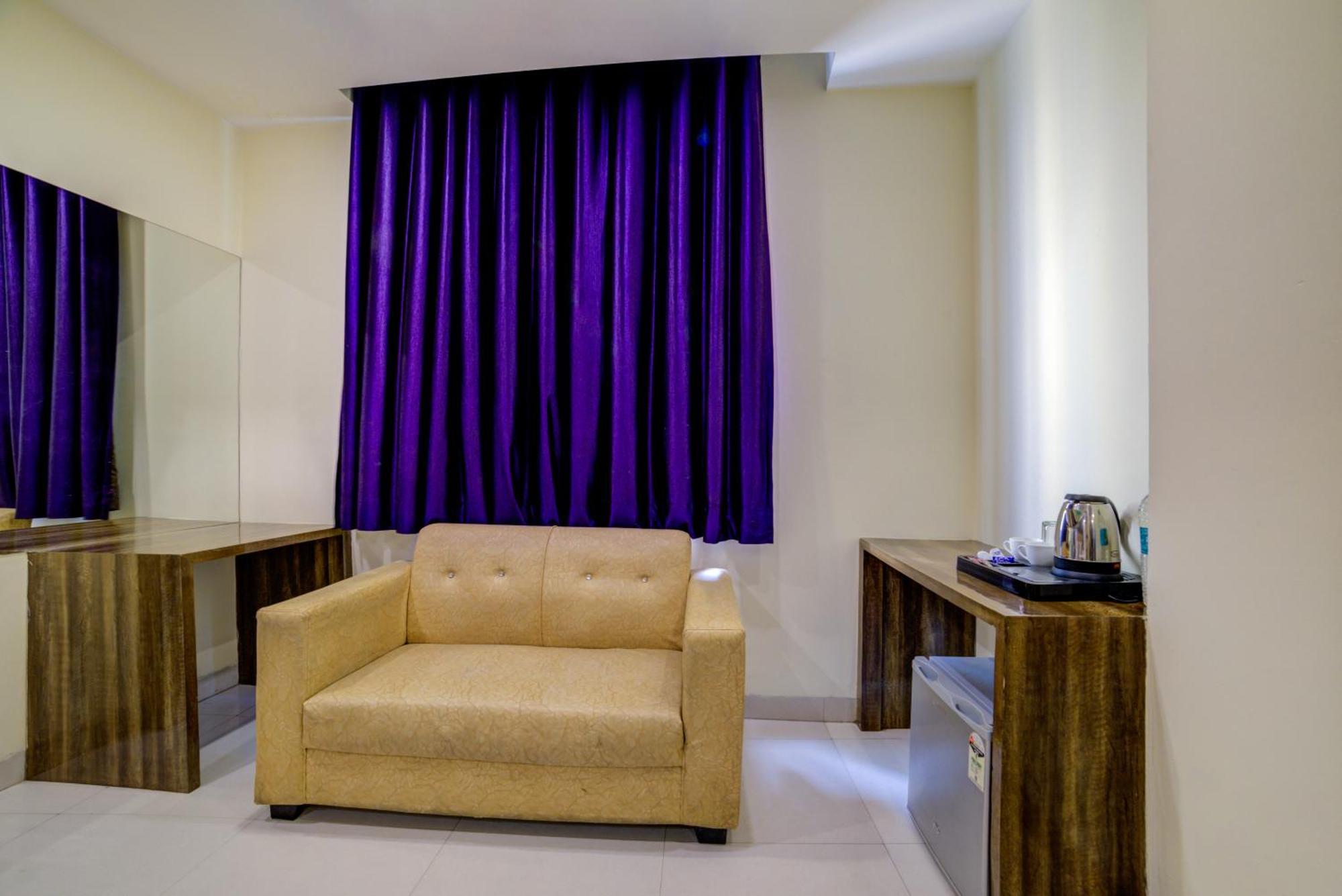 Smart Plaza Hotel-at Airport Hotel 3*