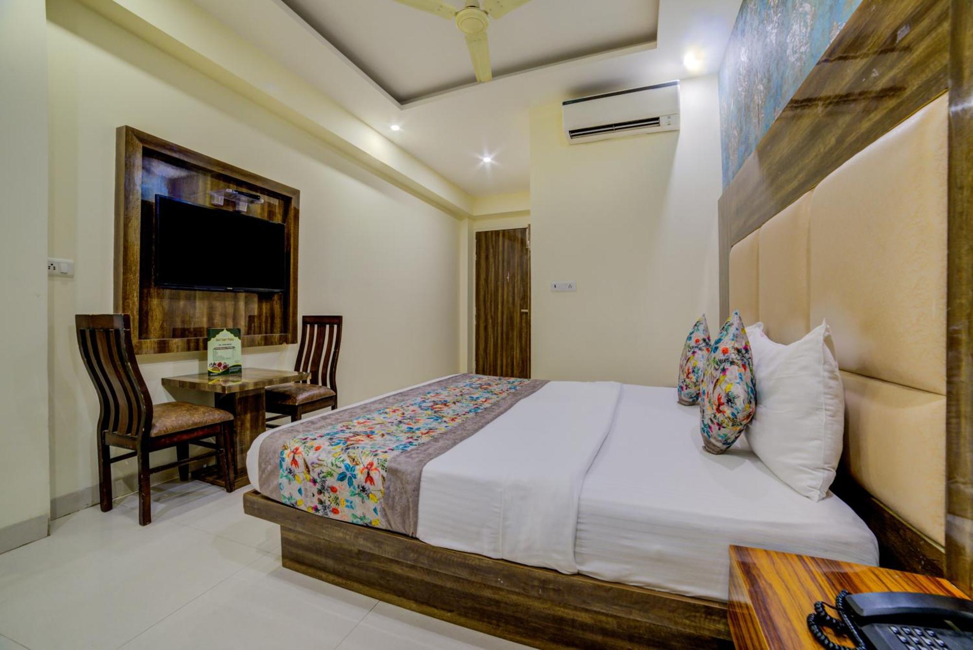 Hotel Smart Plaza Hotel-at Airport New Delhi