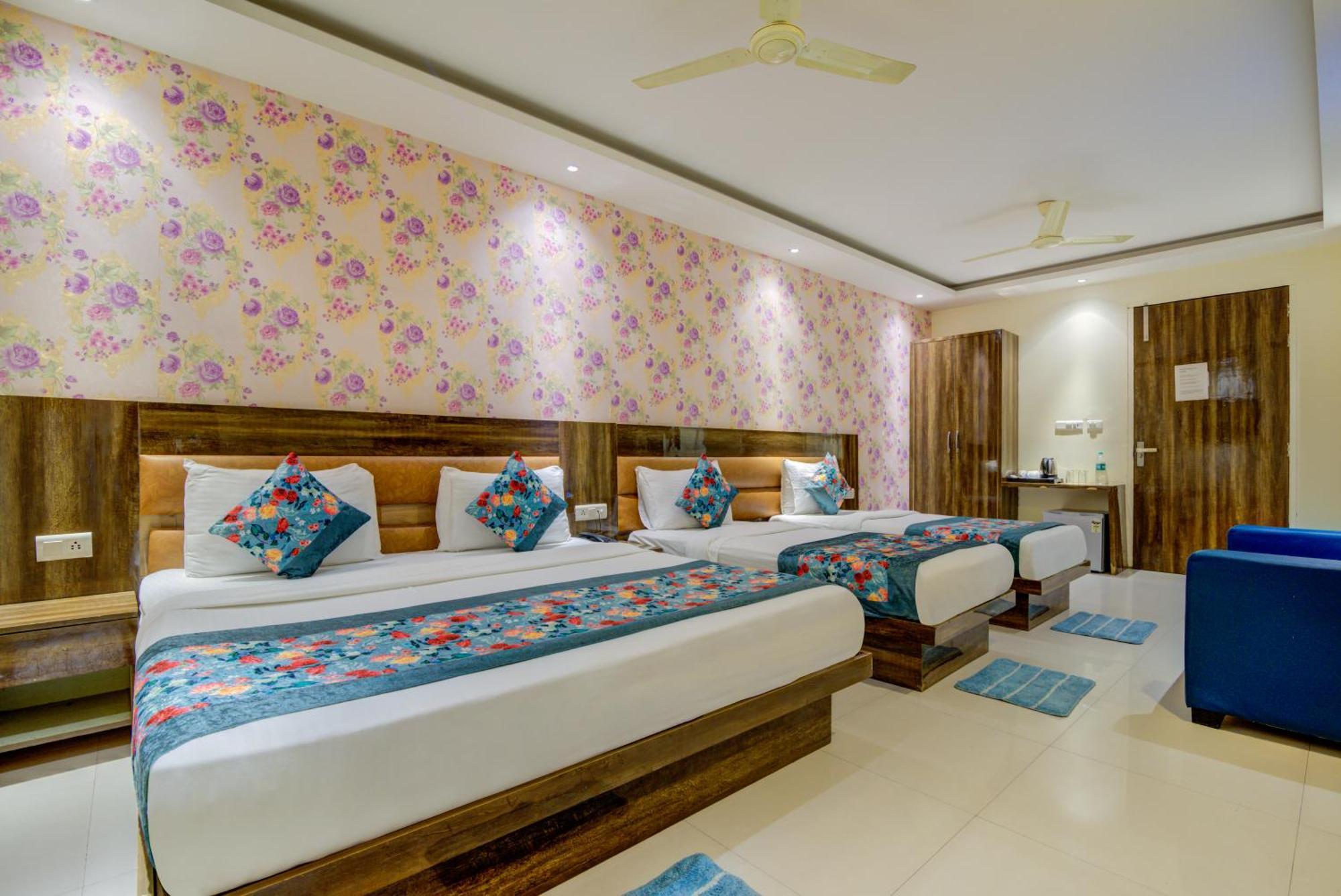 Smart Plaza Hotel-at Airport Hotel New Delhi