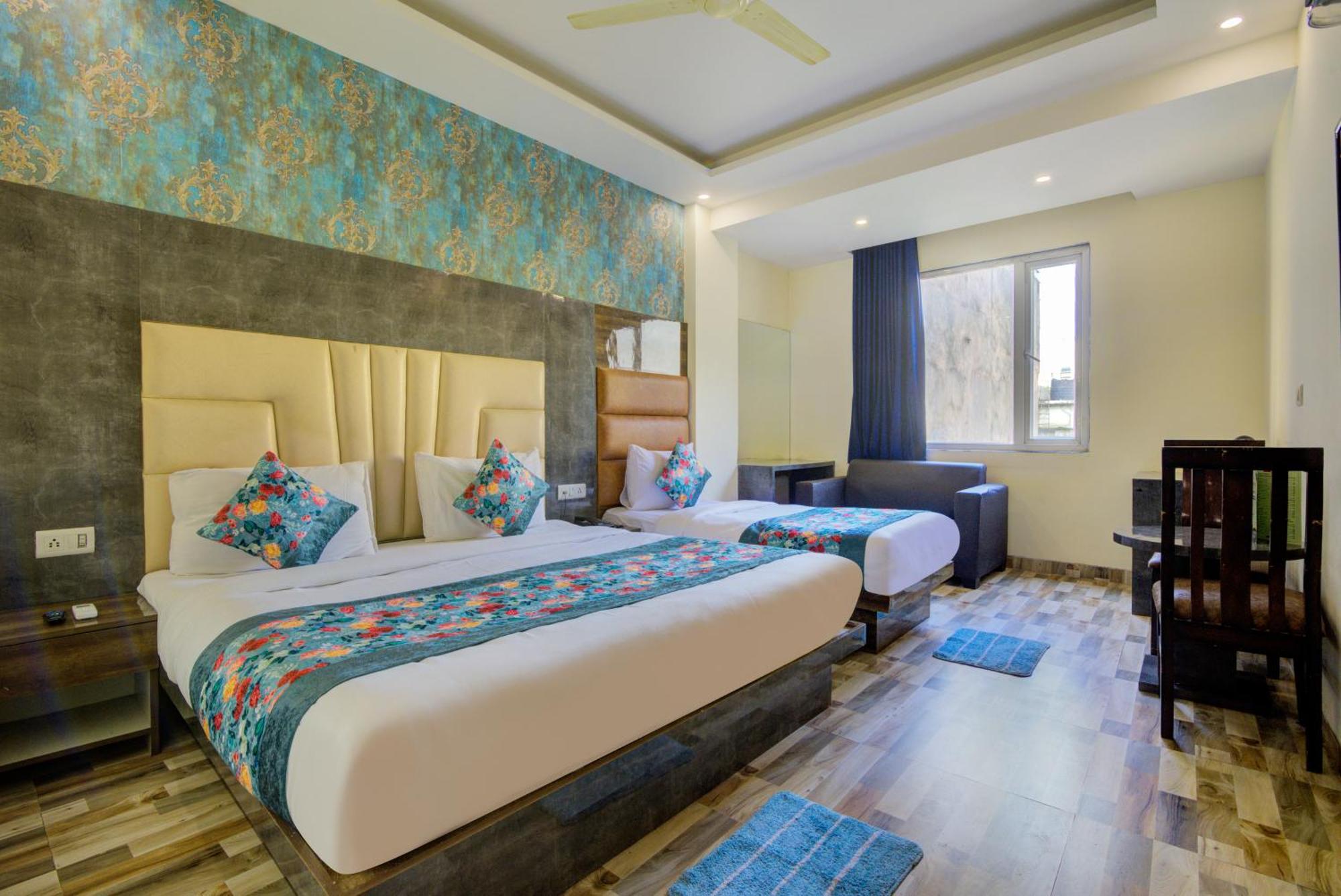 Smart Plaza Hotel-at Airport Hotel New Delhi