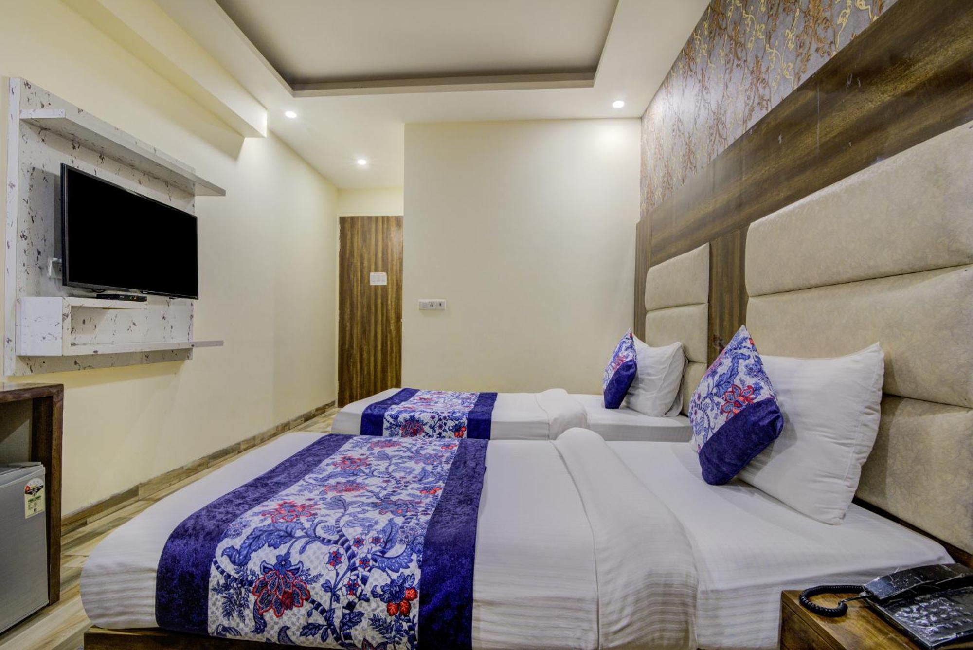 Smart Plaza Hotel-at Airport New Delhi