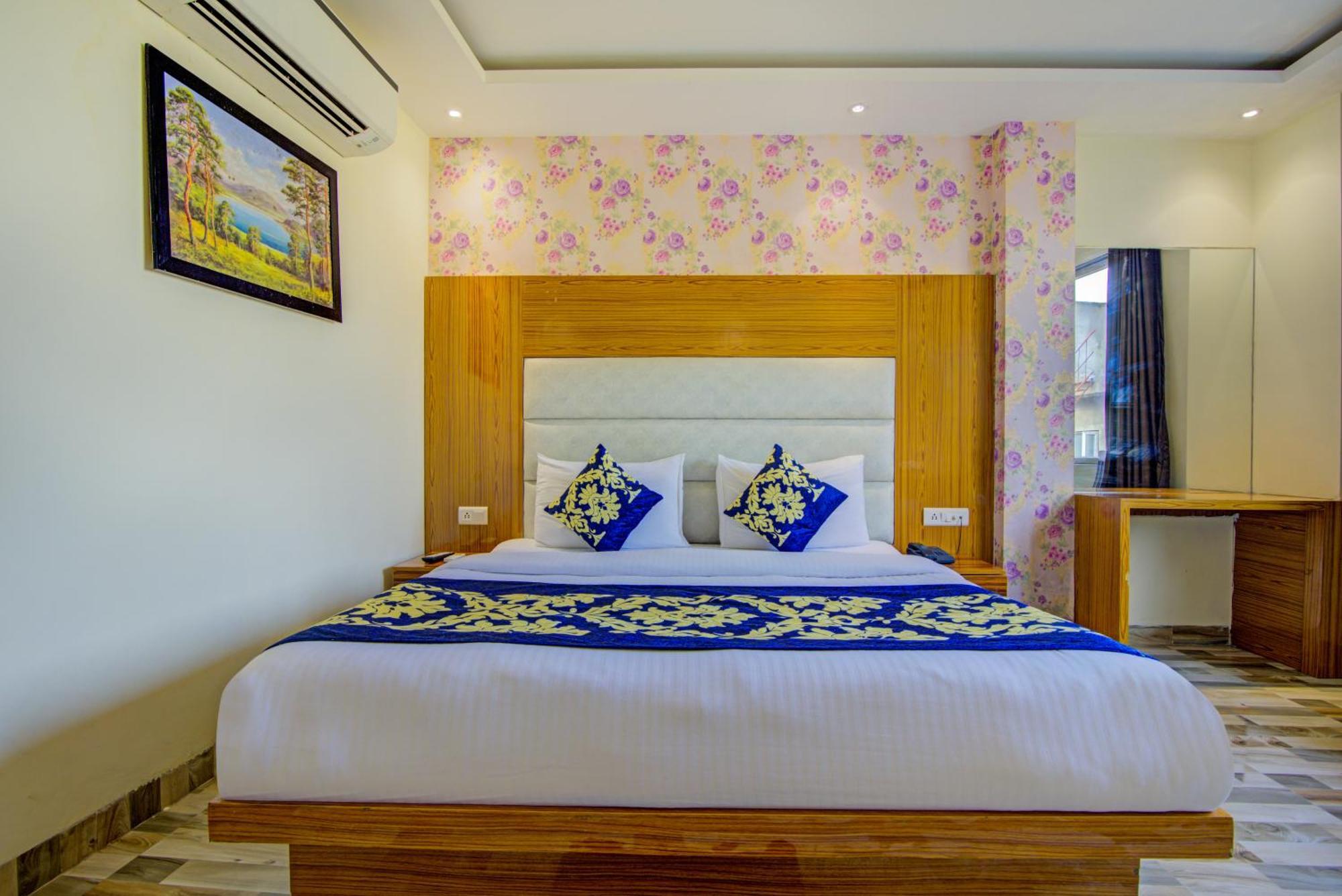 Smart Plaza Hotel-at Airport New Delhi