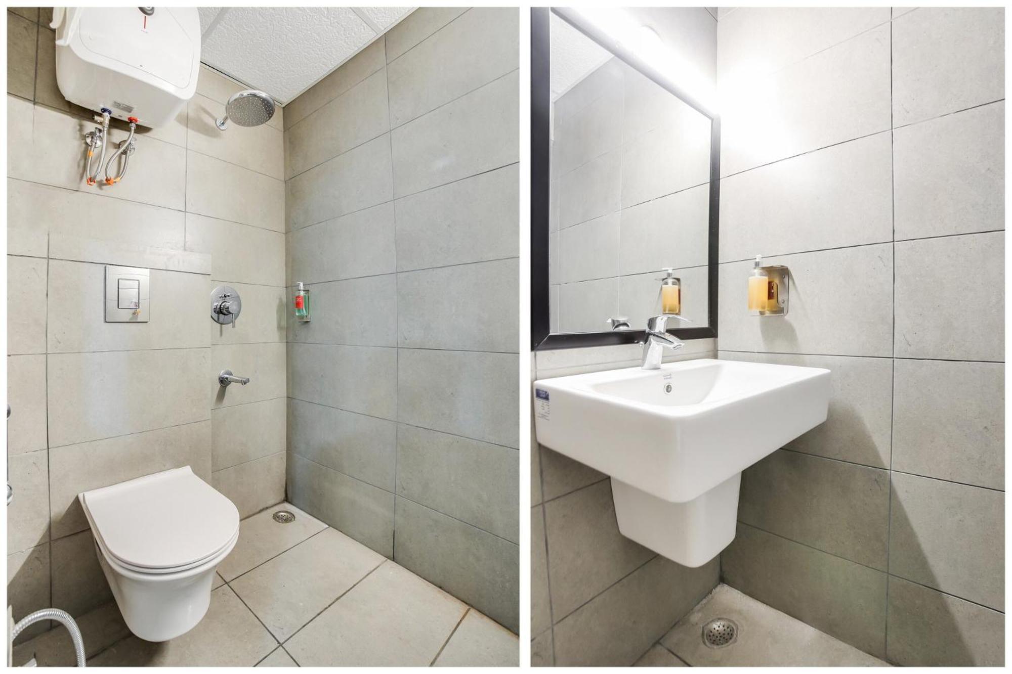 Super Townhouse Shahdara Near Yamuna Sports Complex Hotel 4*