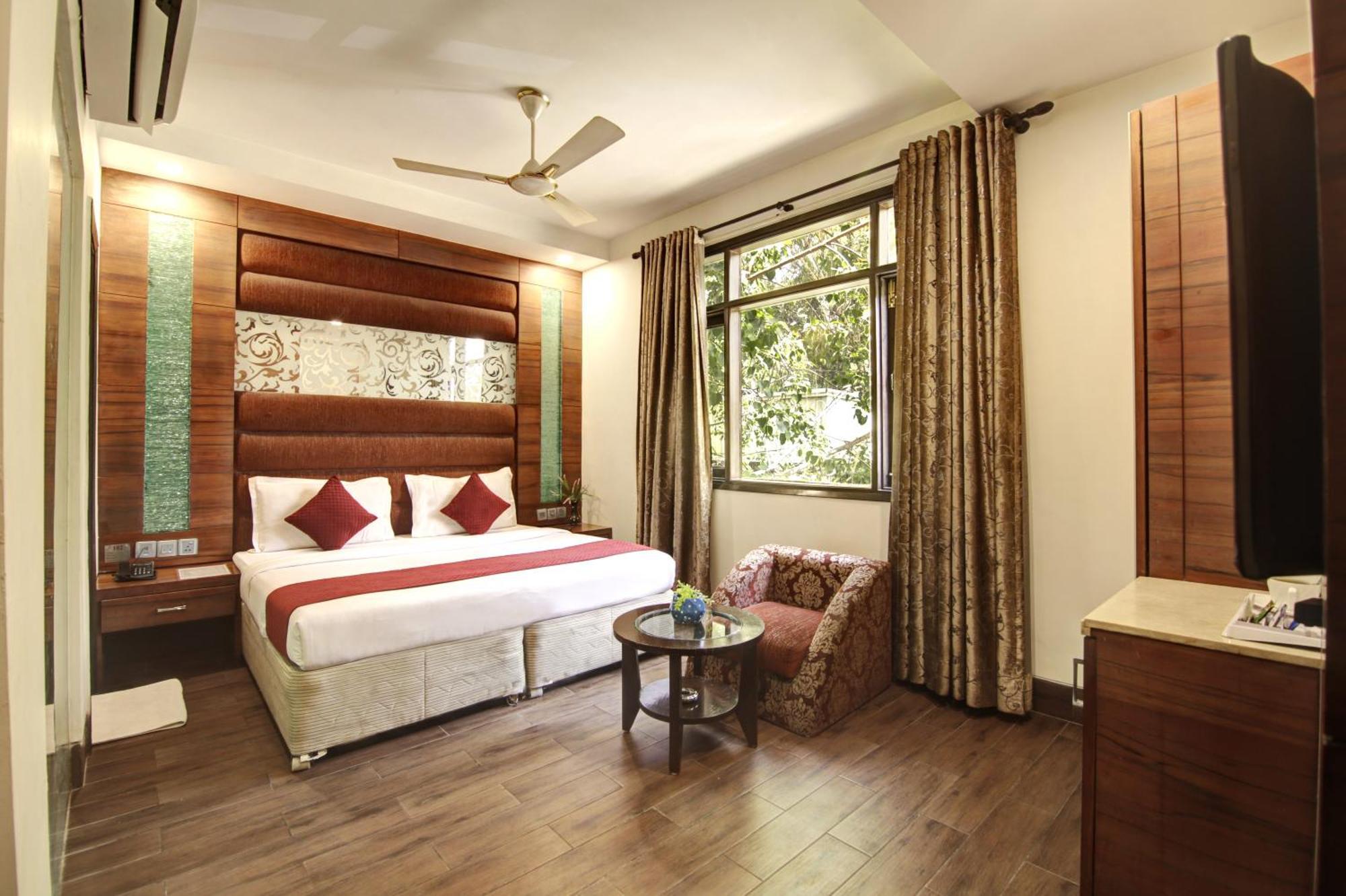 Hotel Good Times Near Ganga Ram Hospital And Karol Bagh Metro Hotel