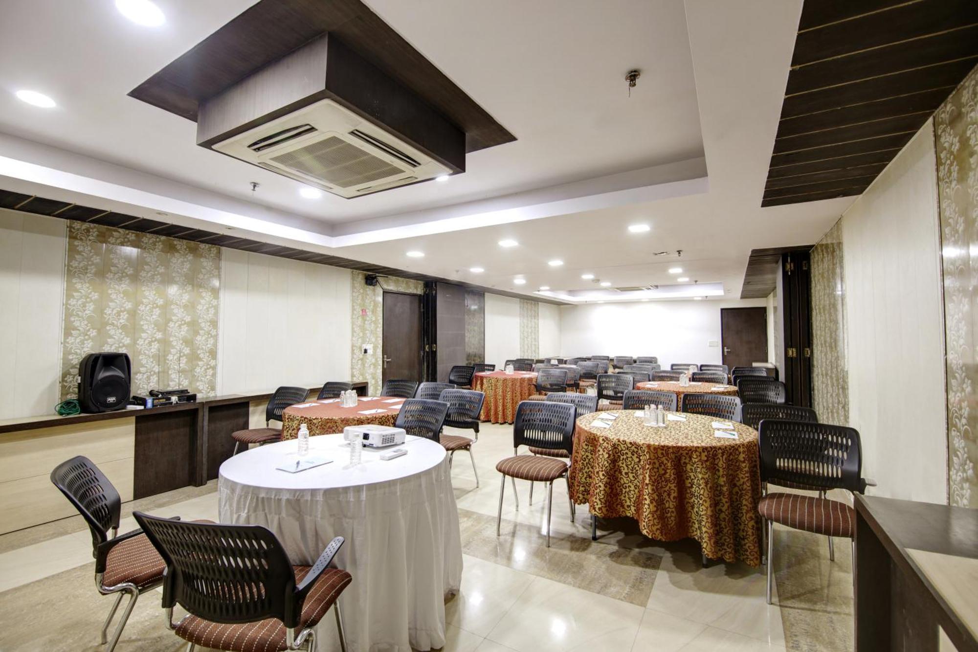 Hotel Good Times Near Ganga Ram Hospital And Karol Bagh Metro