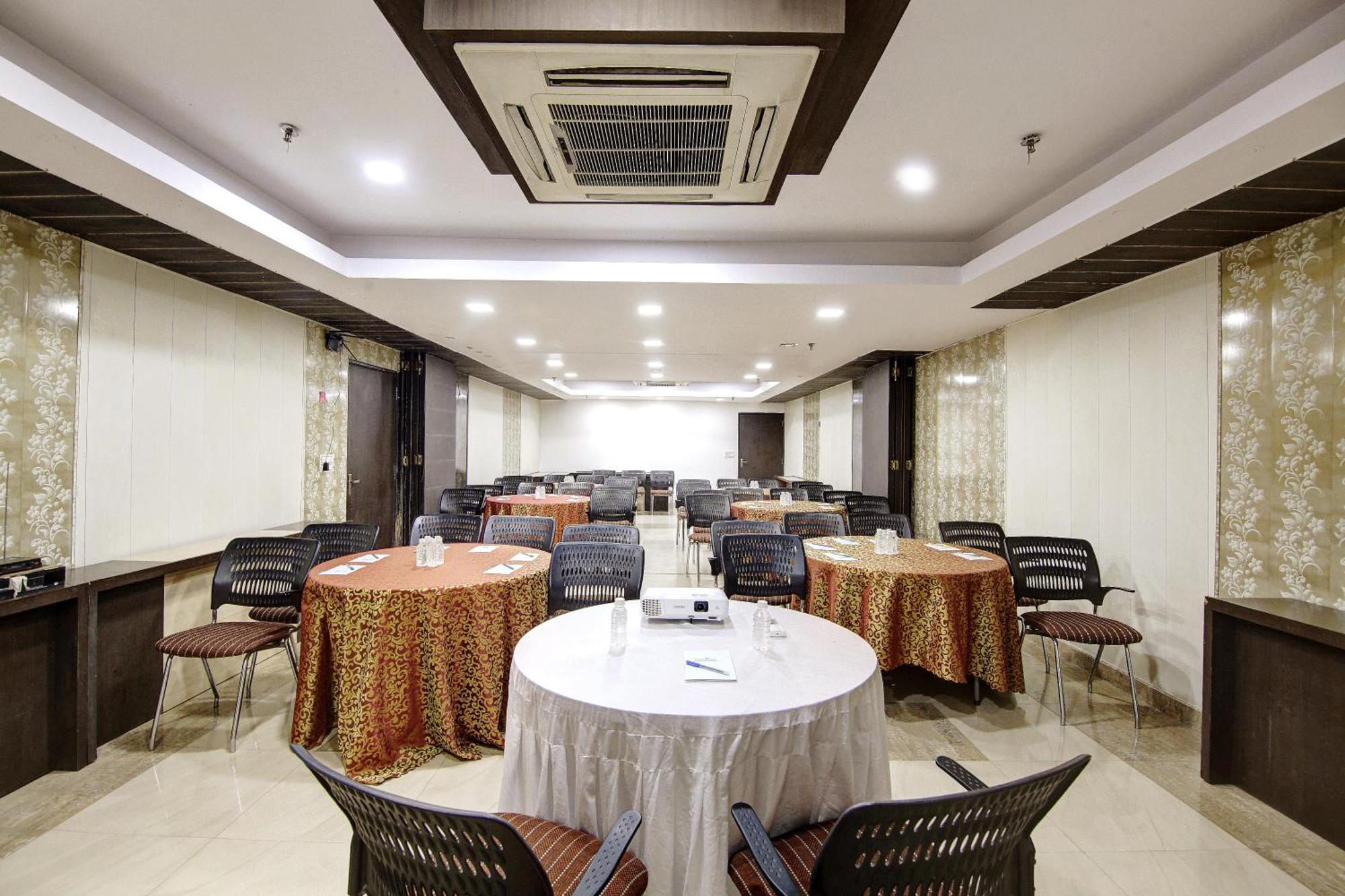 Hotel Hotel Good Times Near Ganga Ram Hospital And Karol Bagh Metro Delhi (National Capital Territory of India)