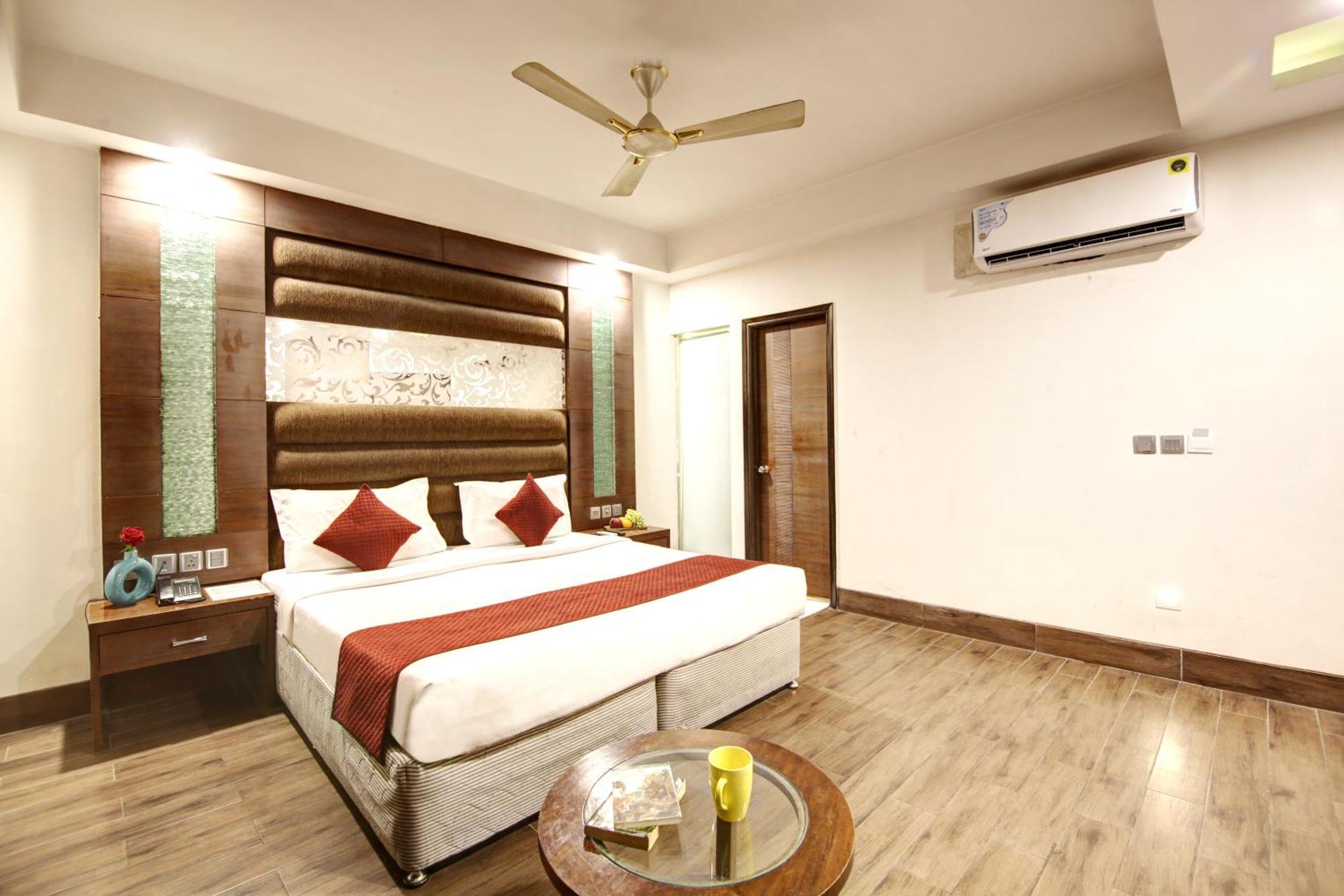 Hotel Good Times Near Ganga Ram Hospital And Karol Bagh Metro Hotel