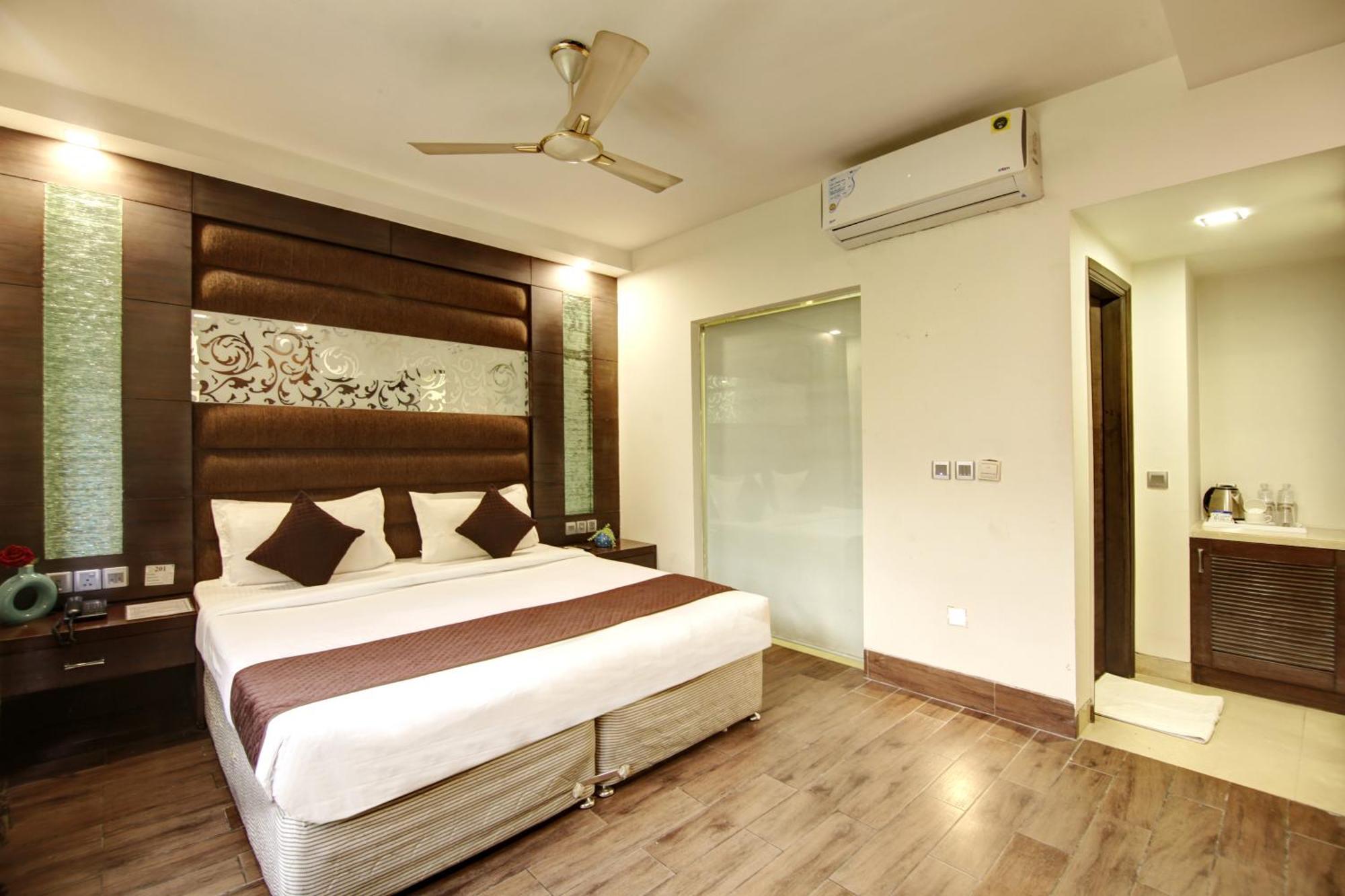 Hotel Good Times Near Ganga Ram Hospital And Karol Bagh Metro