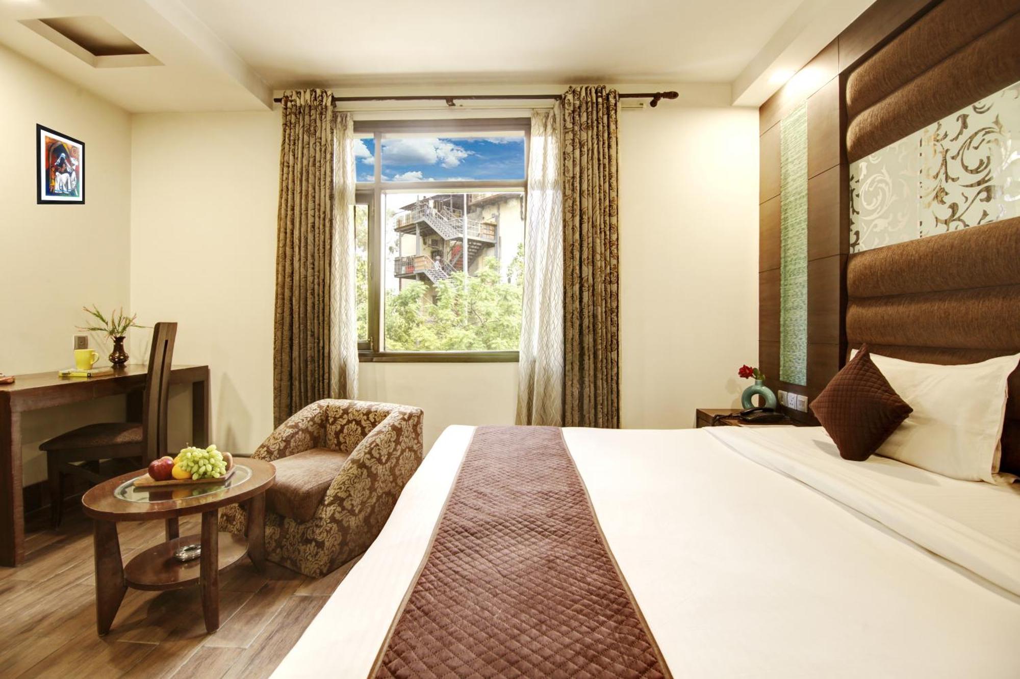 Hotel Good Times Near Ganga Ram Hospital And Karol Bagh Metro Hotel