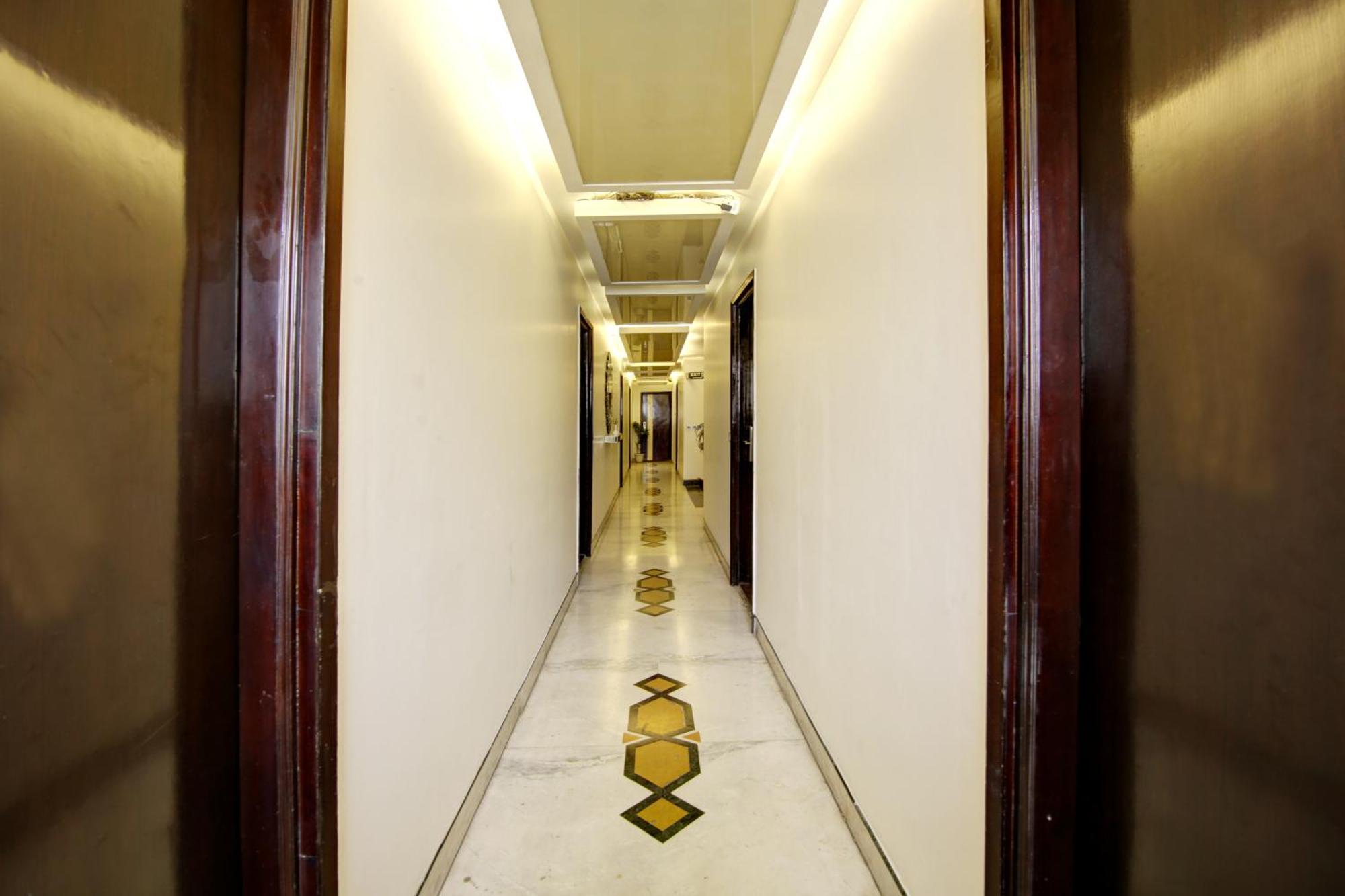 Hotel Hotel Good Times Near Ganga Ram Hospital And Karol Bagh Metro