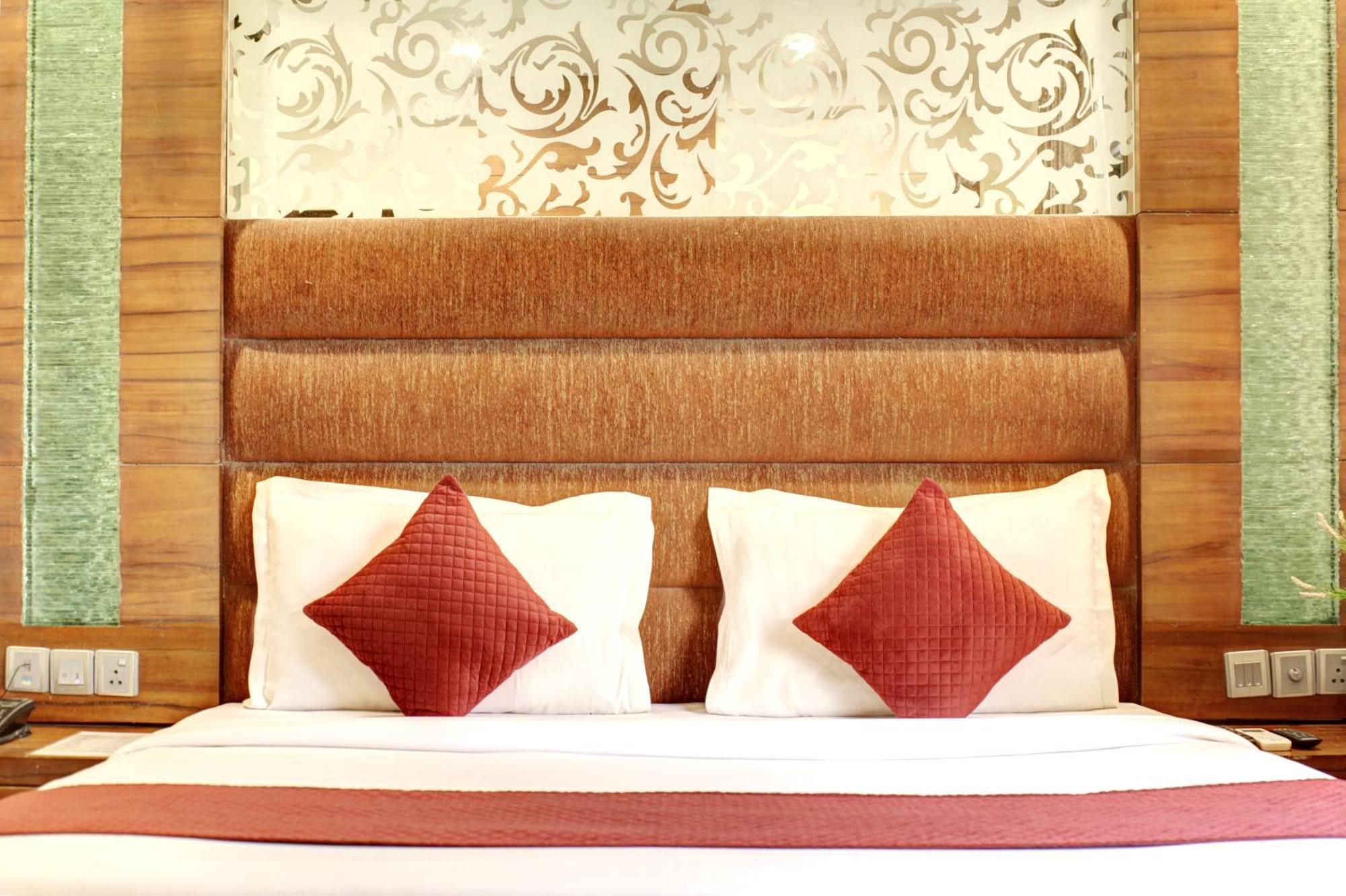Hotel Good Times Near Ganga Ram Hospital And Karol Bagh Metro