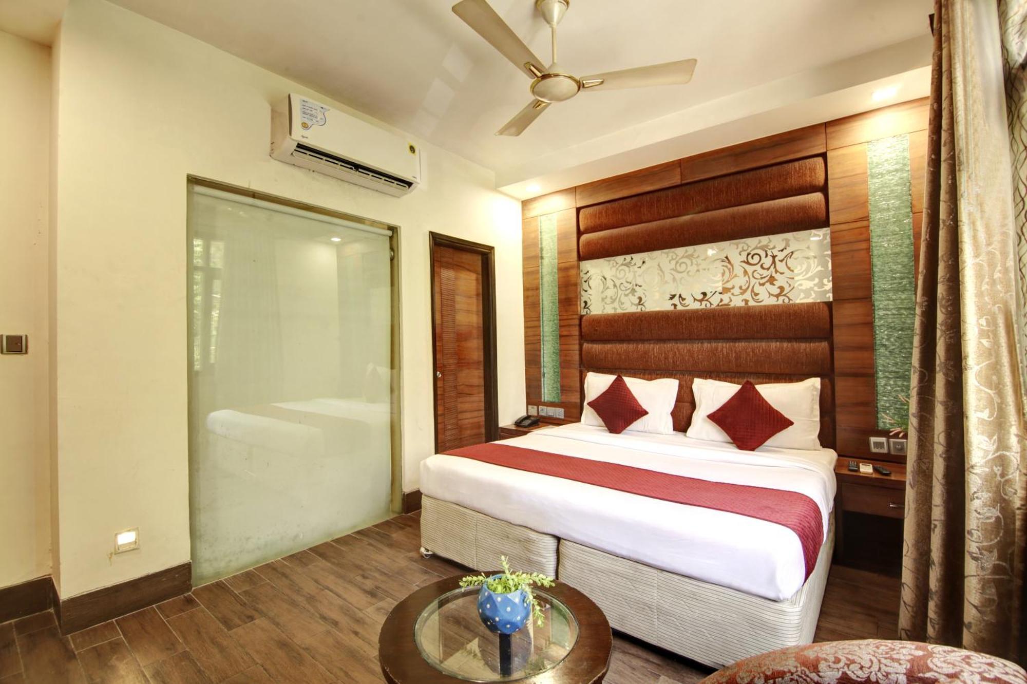 Hotel Hotel Good Times Near Ganga Ram Hospital And Karol Bagh Metro