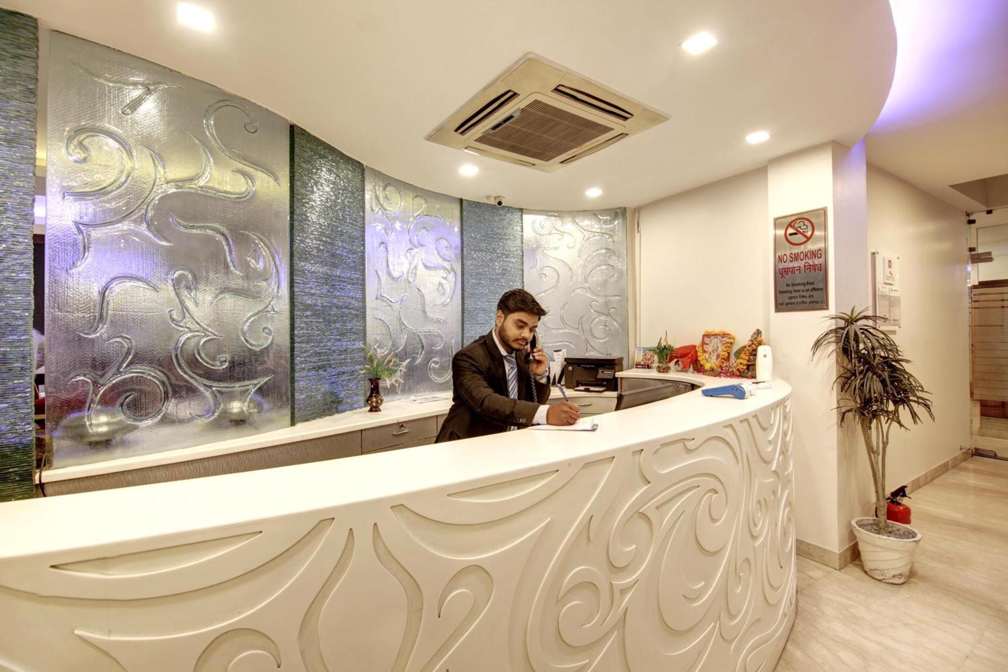 Hotel Good Times Near Ganga Ram Hospital And Karol Bagh Metro Hotel 3*
