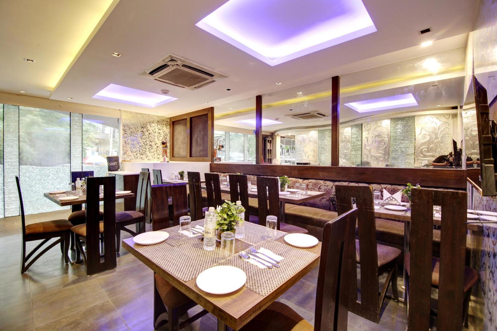 Hotel Hotel Good Times Near Ganga Ram Hospital And Karol Bagh Metro 3*