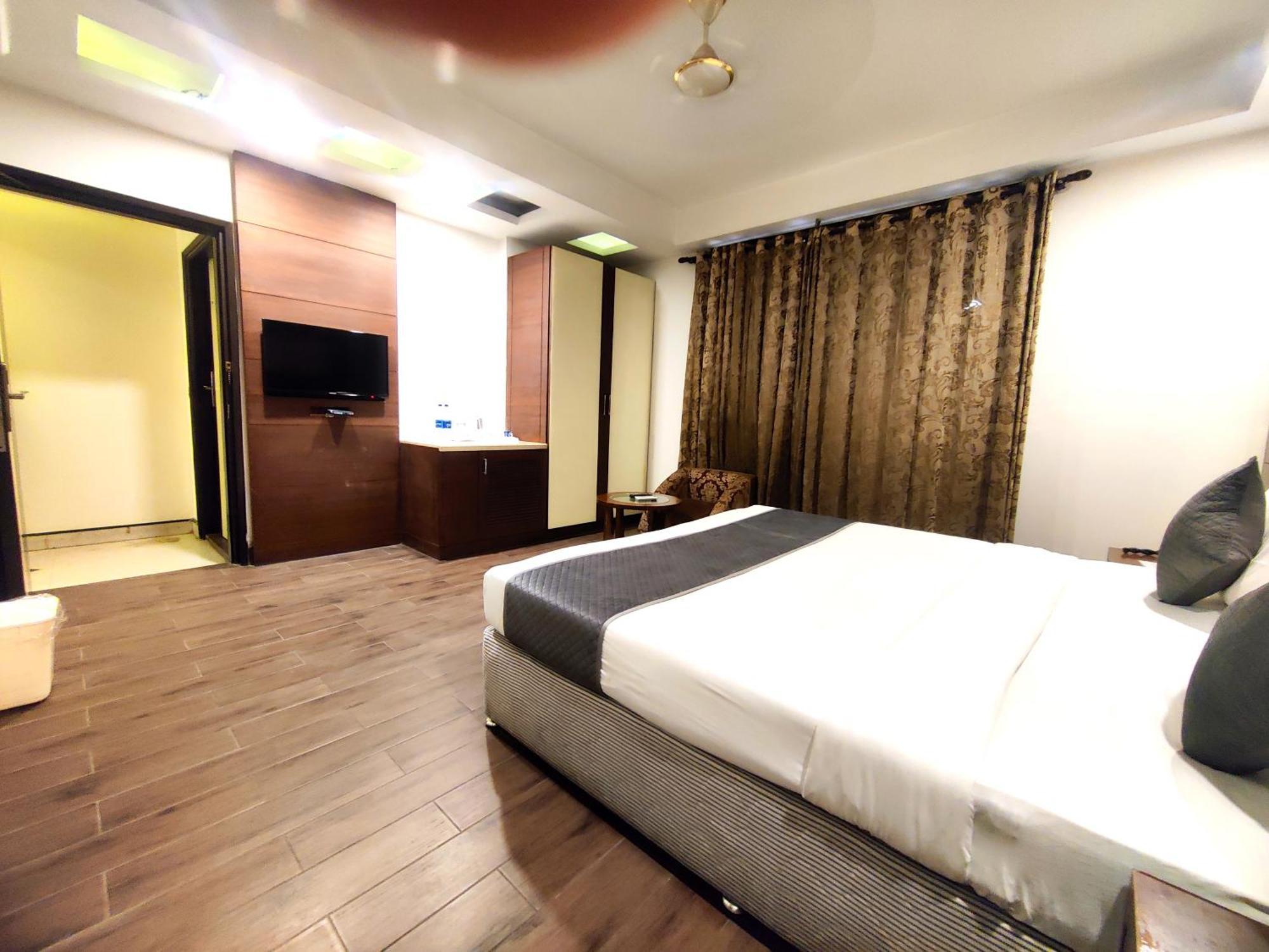Hotel Hotel Good Times Near Ganga Ram Hospital And Karol Bagh Metro Delhi (National Capital Territory of India)
