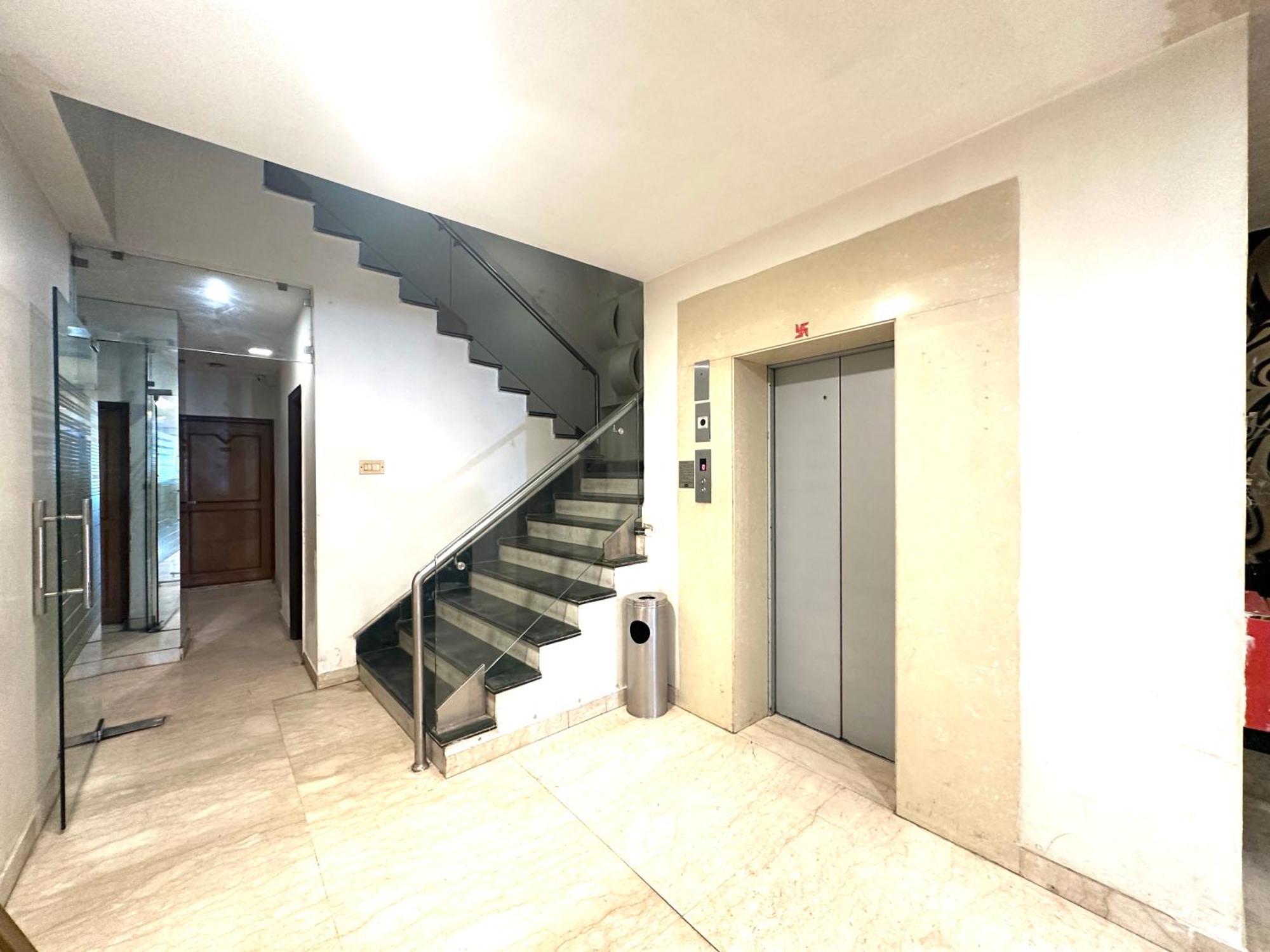 Hotel Hotel Good Times Near Ganga Ram Hospital And Karol Bagh Metro 3*
