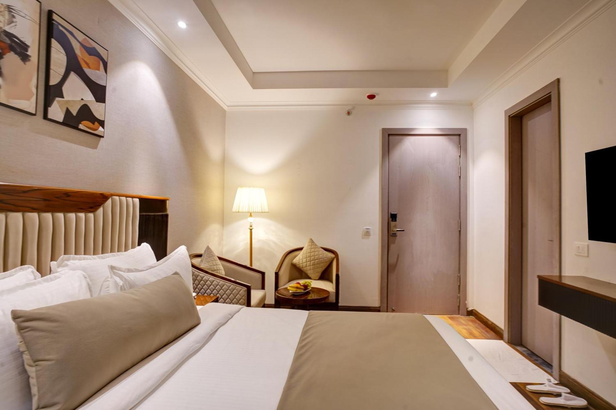 Iva Premium Delhi Airport - Free Airport Drop New Delhi
