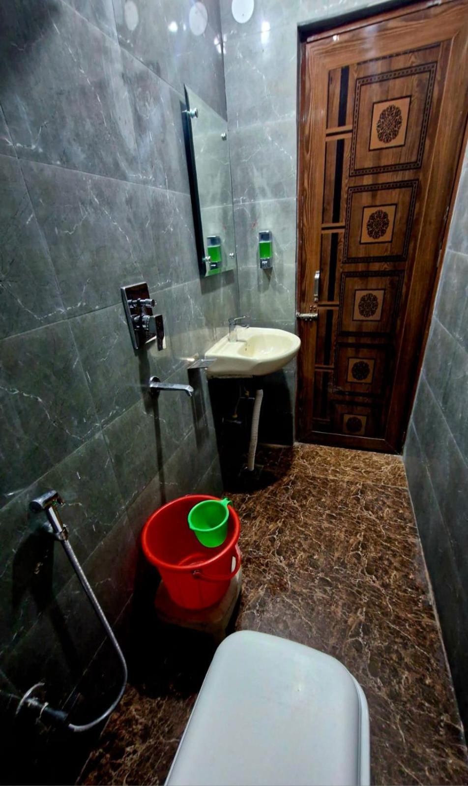 Atlas Near Igi Airport T3 Homestay *