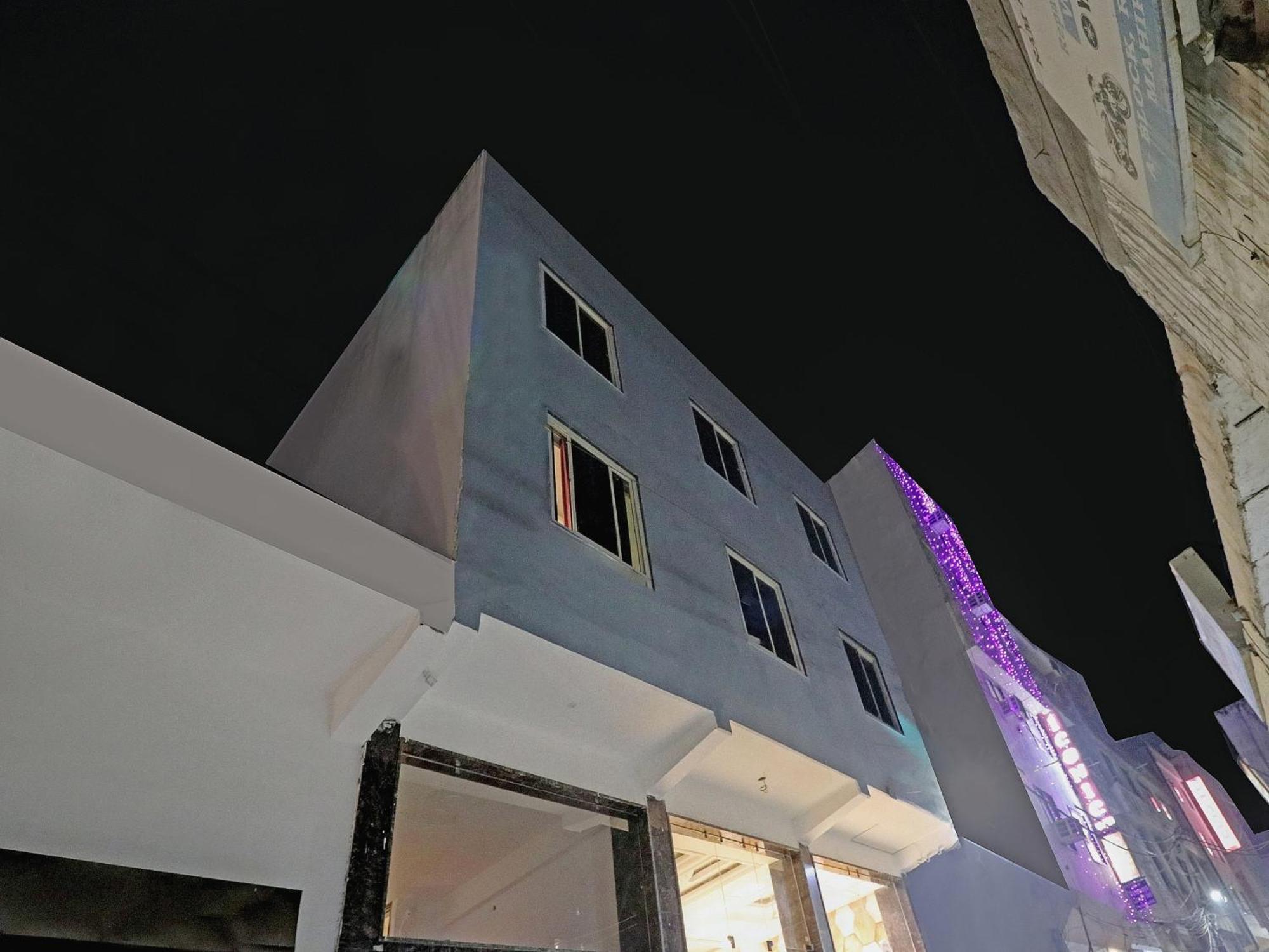 Townhouse Tark 4*