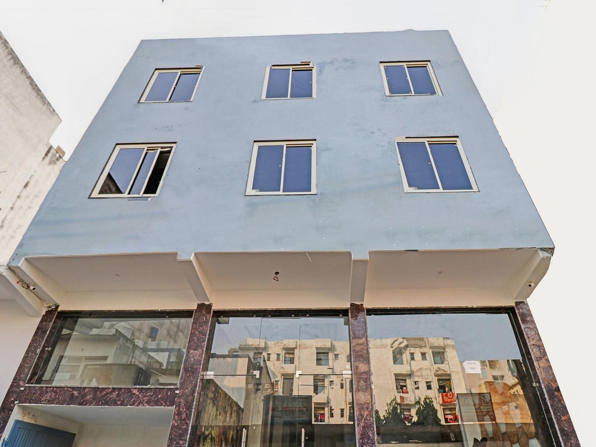 Townhouse Tark 4*