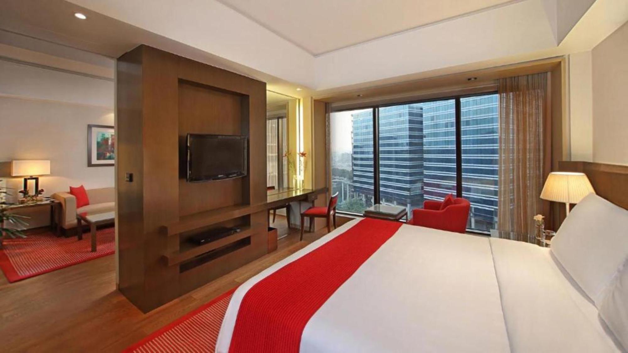Laxury A Family Near Igi Airport Hotel 4*