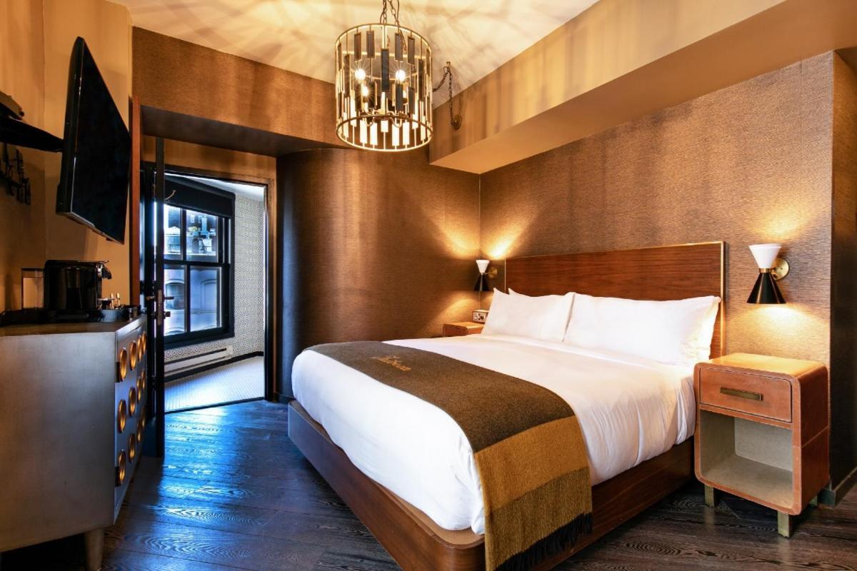 Aela Near Igi Airport By Gross Group Hotel 4*