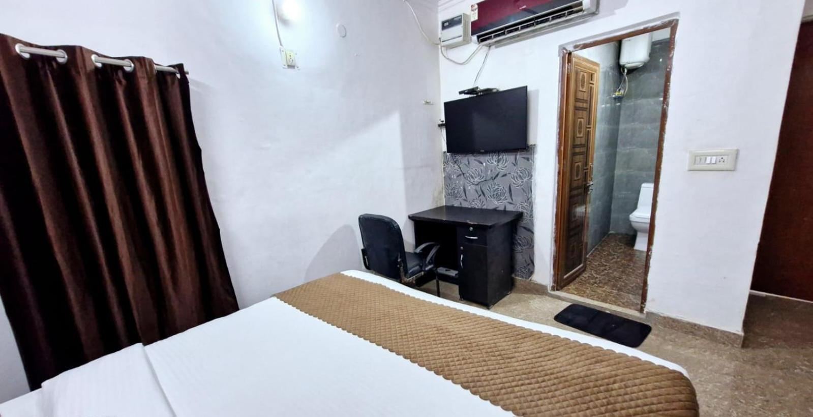 Homestay Atlas Near Igi Airport T3