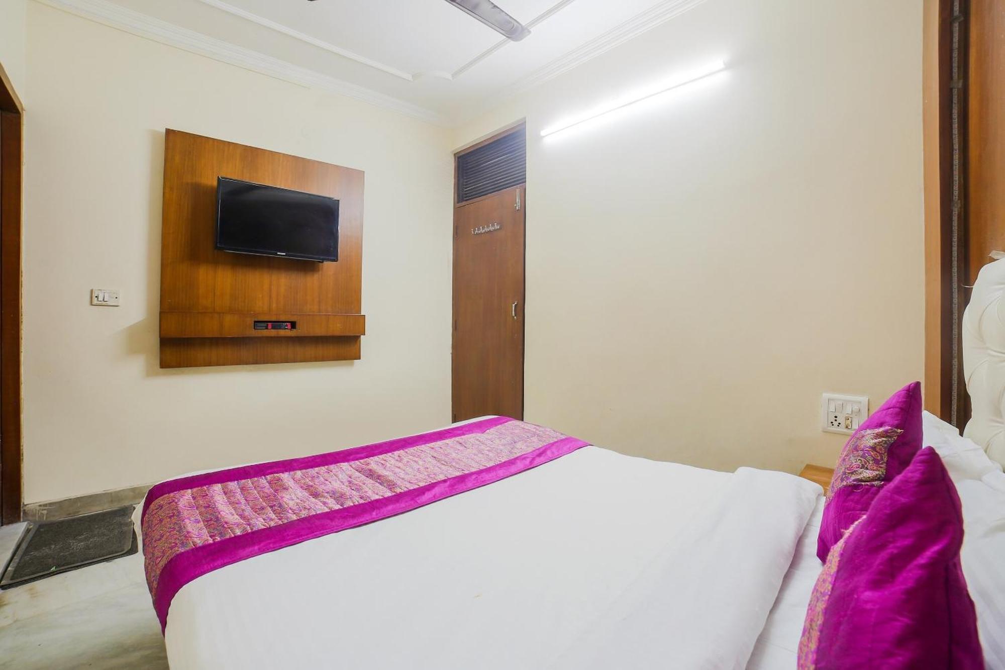 O Shyam Palace Near Railway Station Hotel 2*