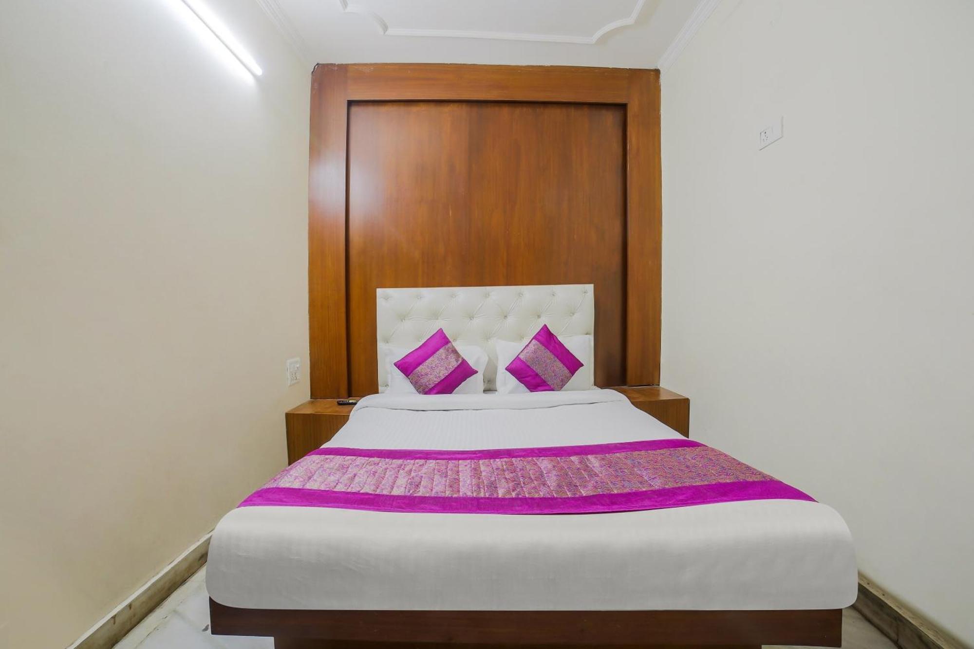 Hotel O Shyam Palace Near Railway Station 2*