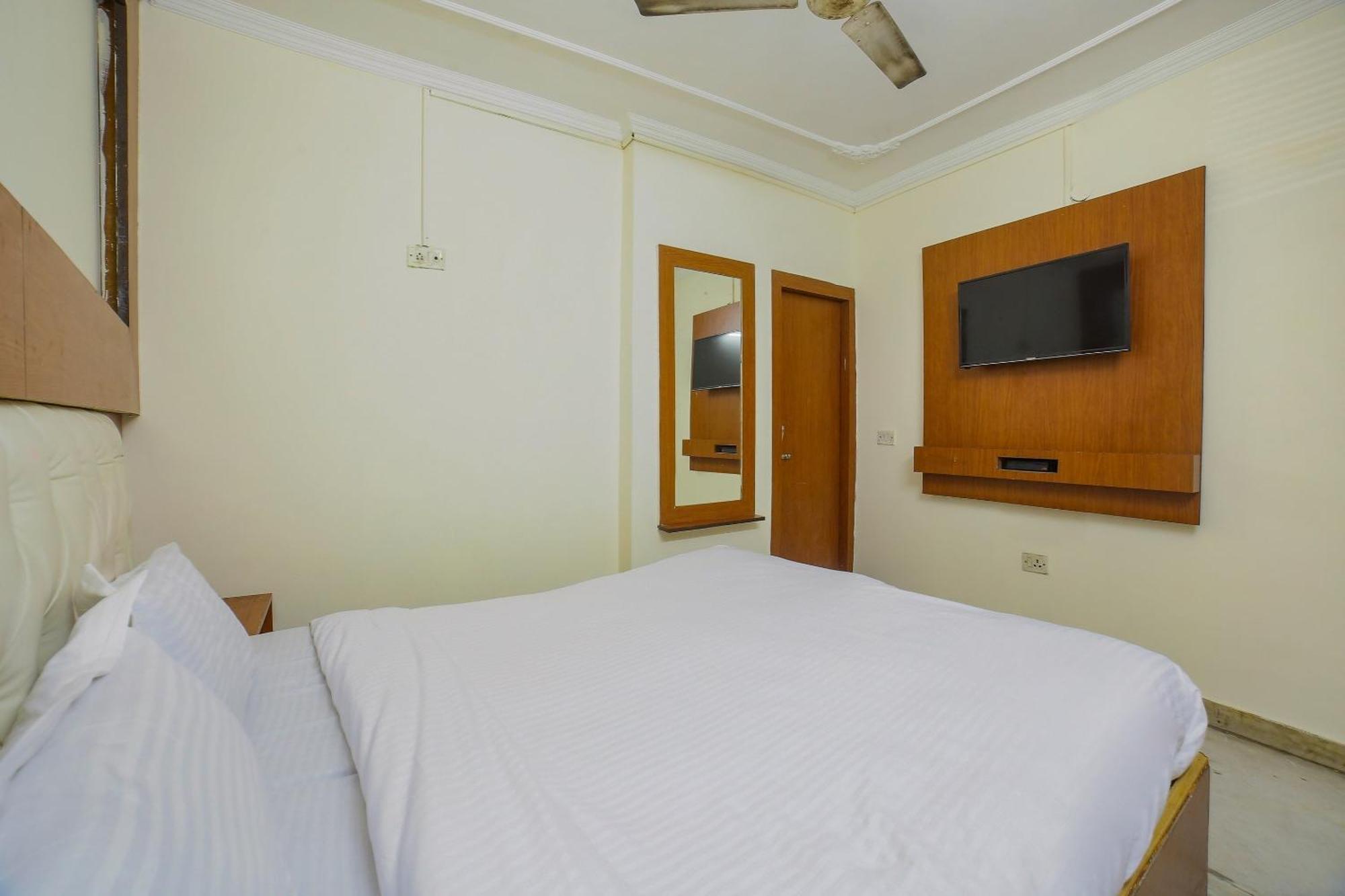 Hotel O Shyam Palace Near Railway Station 2*