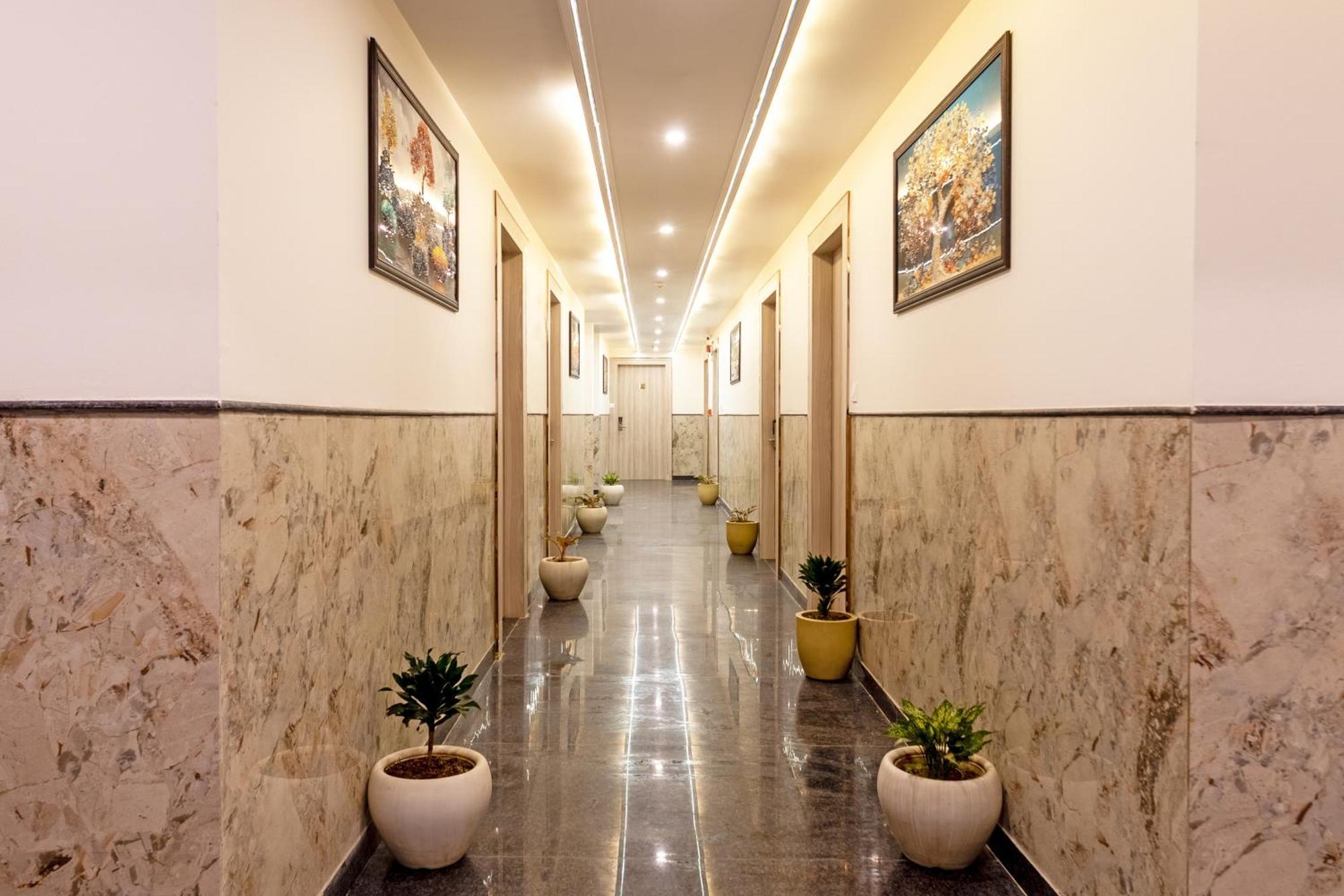 Aerostay Igi Delhi Airport Hotel 4*