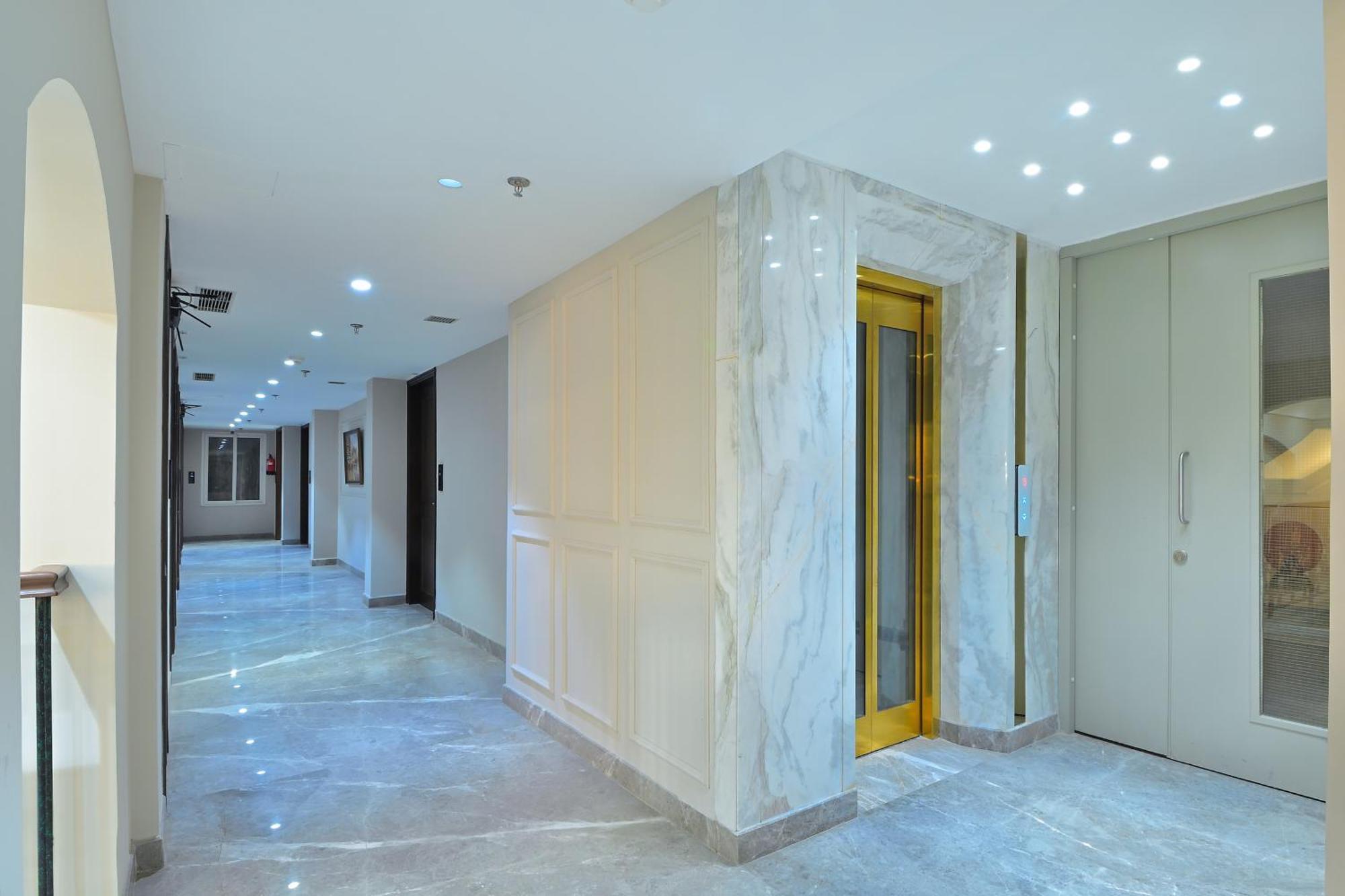 Sapphire House - 3 Mins Walk From Metro And 5 Mins From Rail Station New Delhi