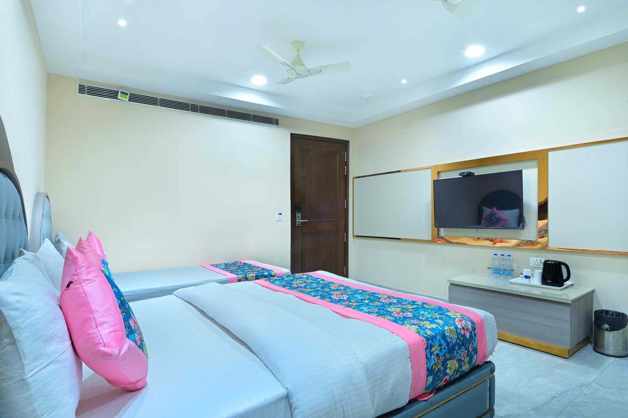 Sapphire House - 3 Mins Walk From Metro And 5 Mins From Rail Station 4* New Delhi