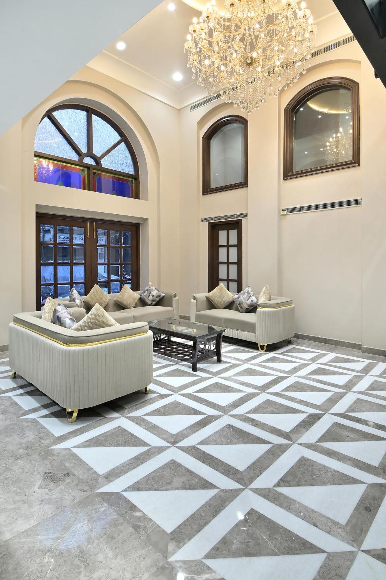 Hotel Sapphire House - 3 Mins Walk From Metro And 5 Mins From Rail Station New Delhi