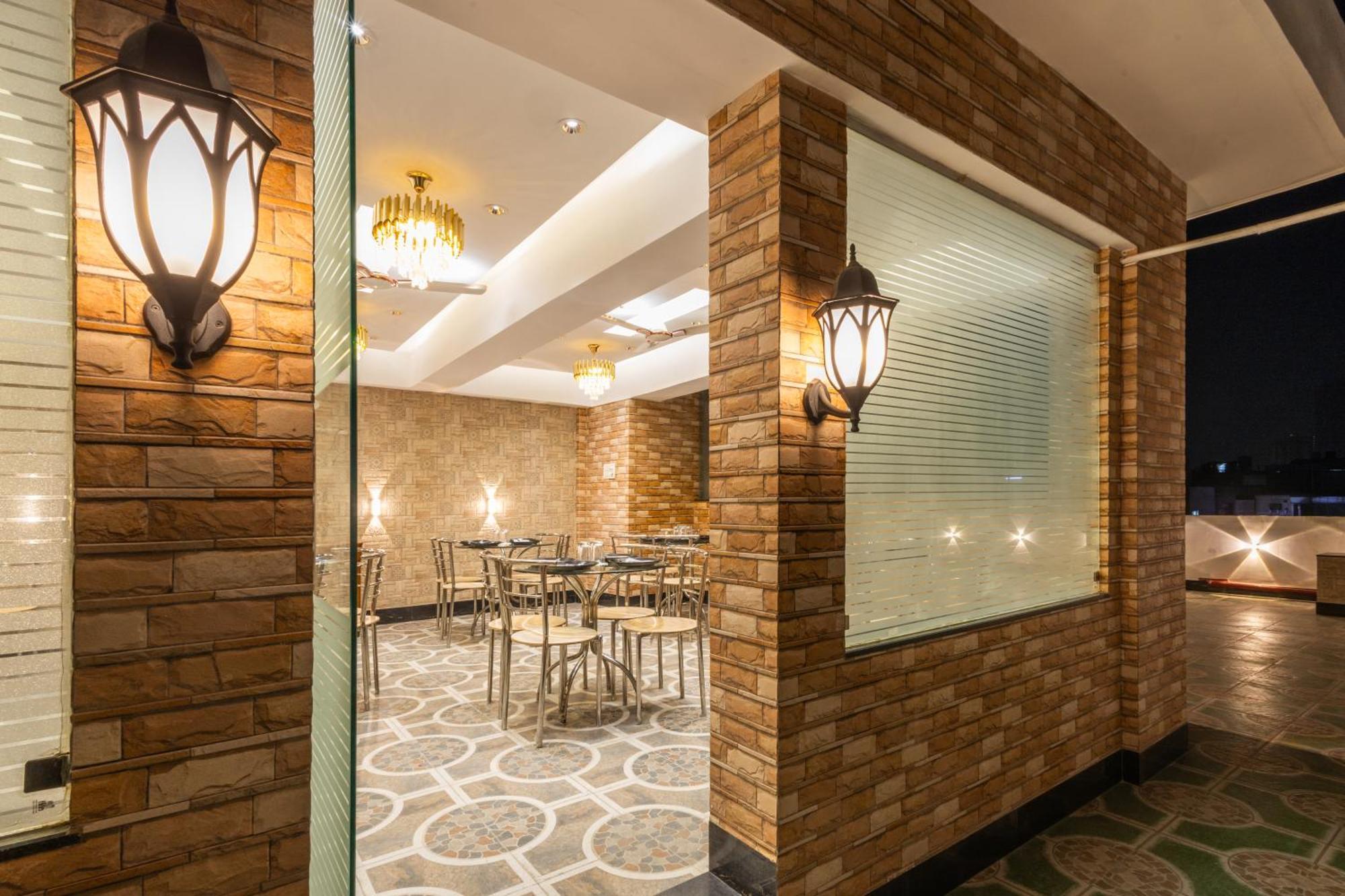 Hotel Vedas Heritage - Karol Bagh 3*