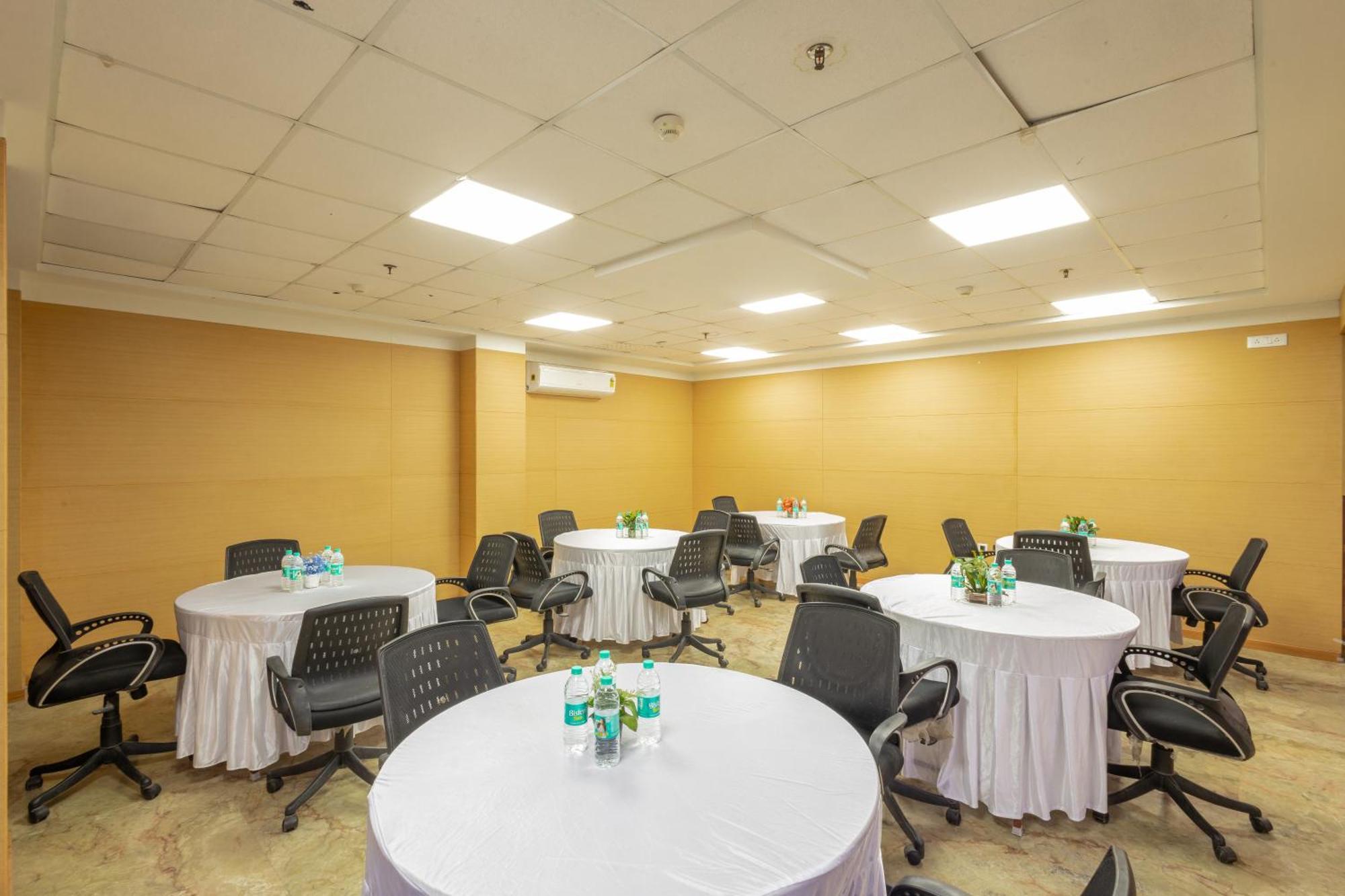 Vedas Heritage - Karol Bagh Hotel