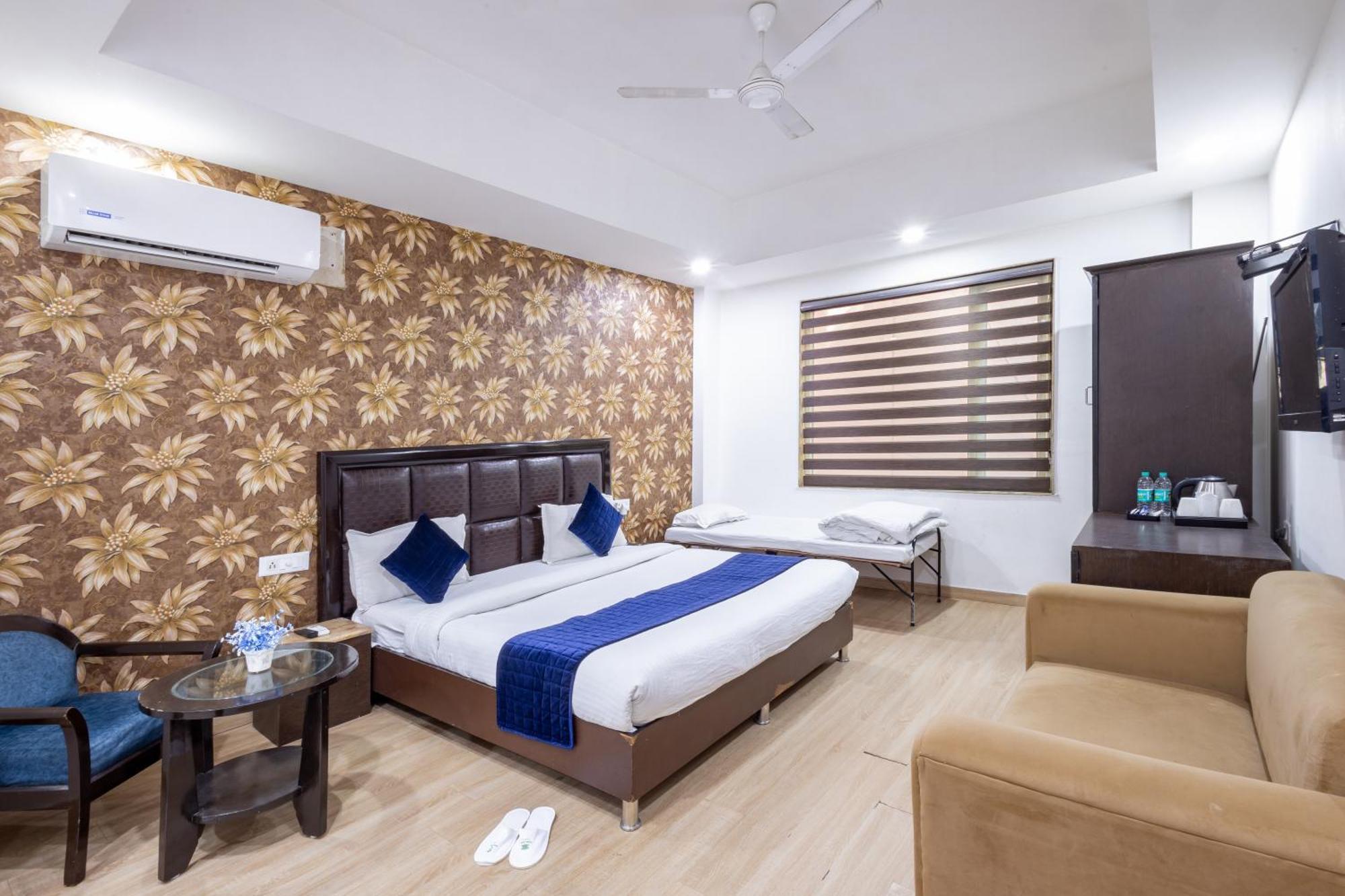 Vedas Heritage - Karol Bagh Hotel