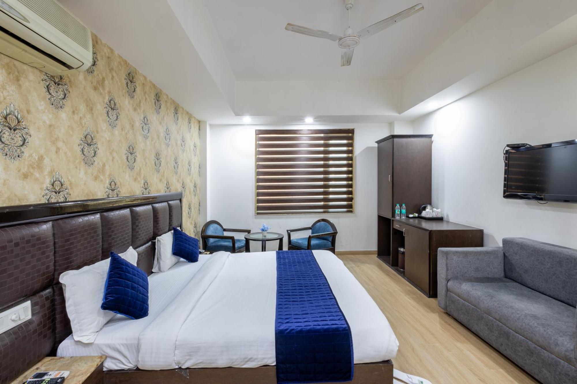Vedas Heritage - Karol Bagh