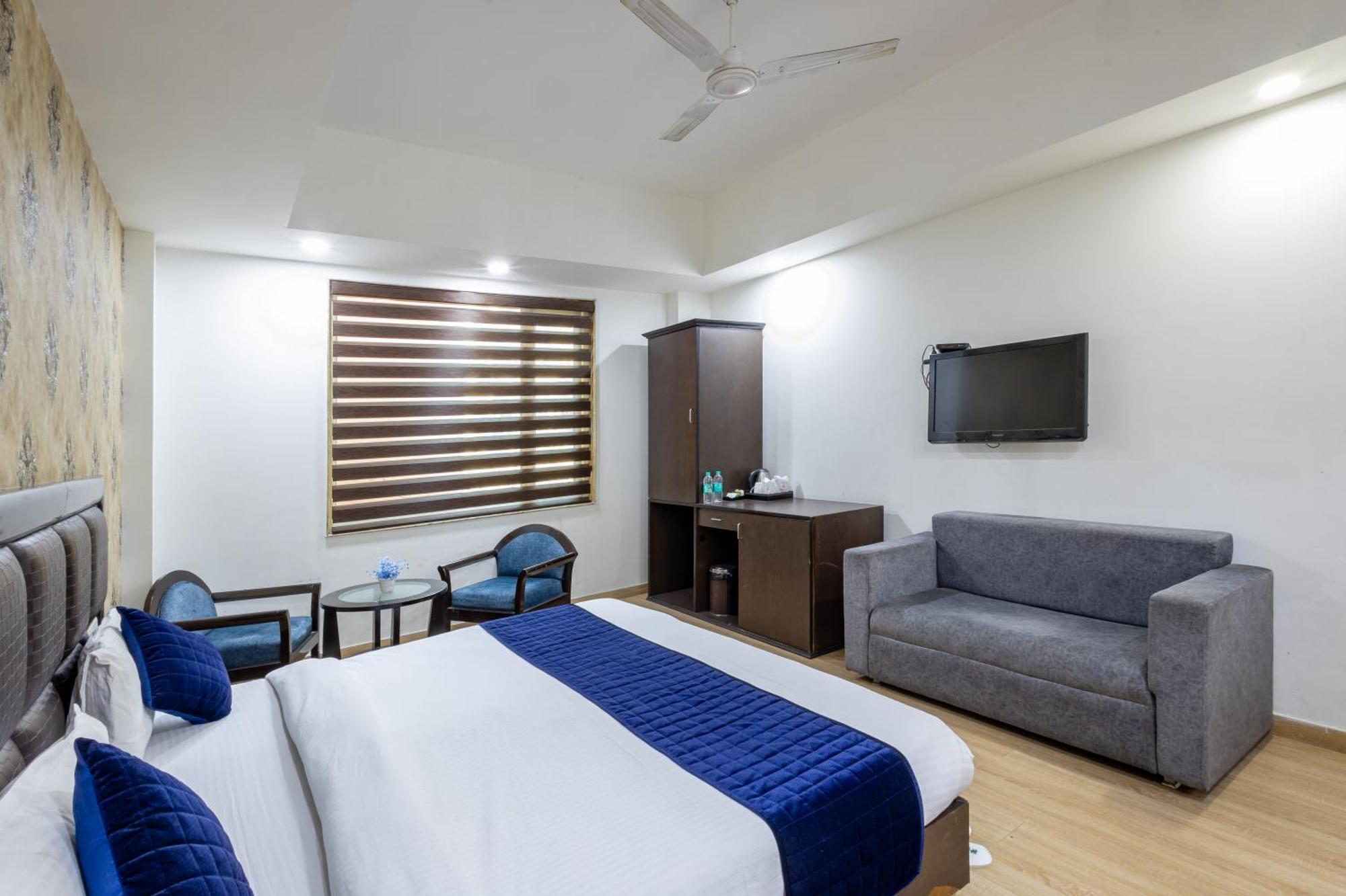 Hotel Vedas Heritage - Karol Bagh
