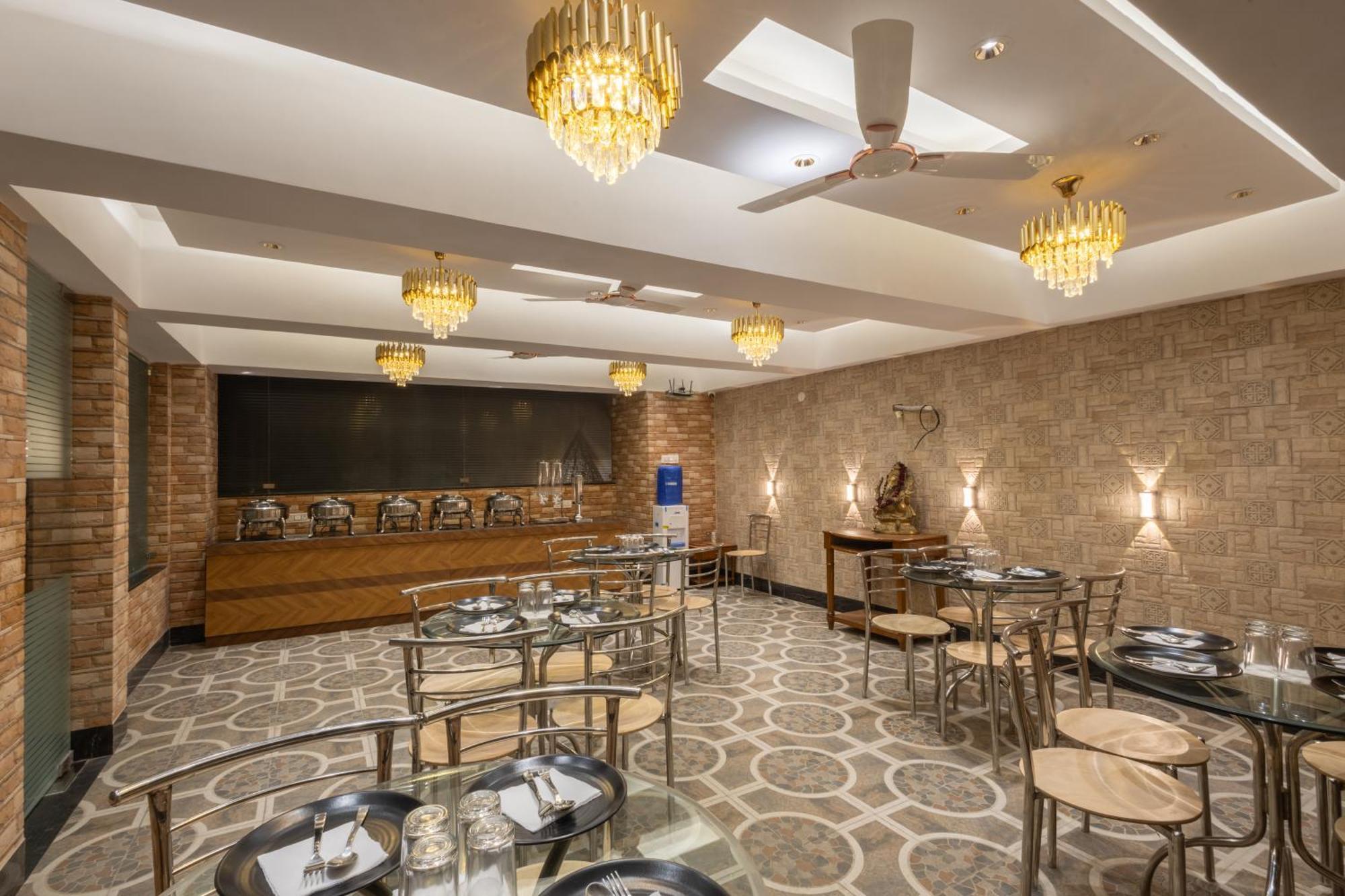 Vedas Heritage - Karol Bagh Hotel