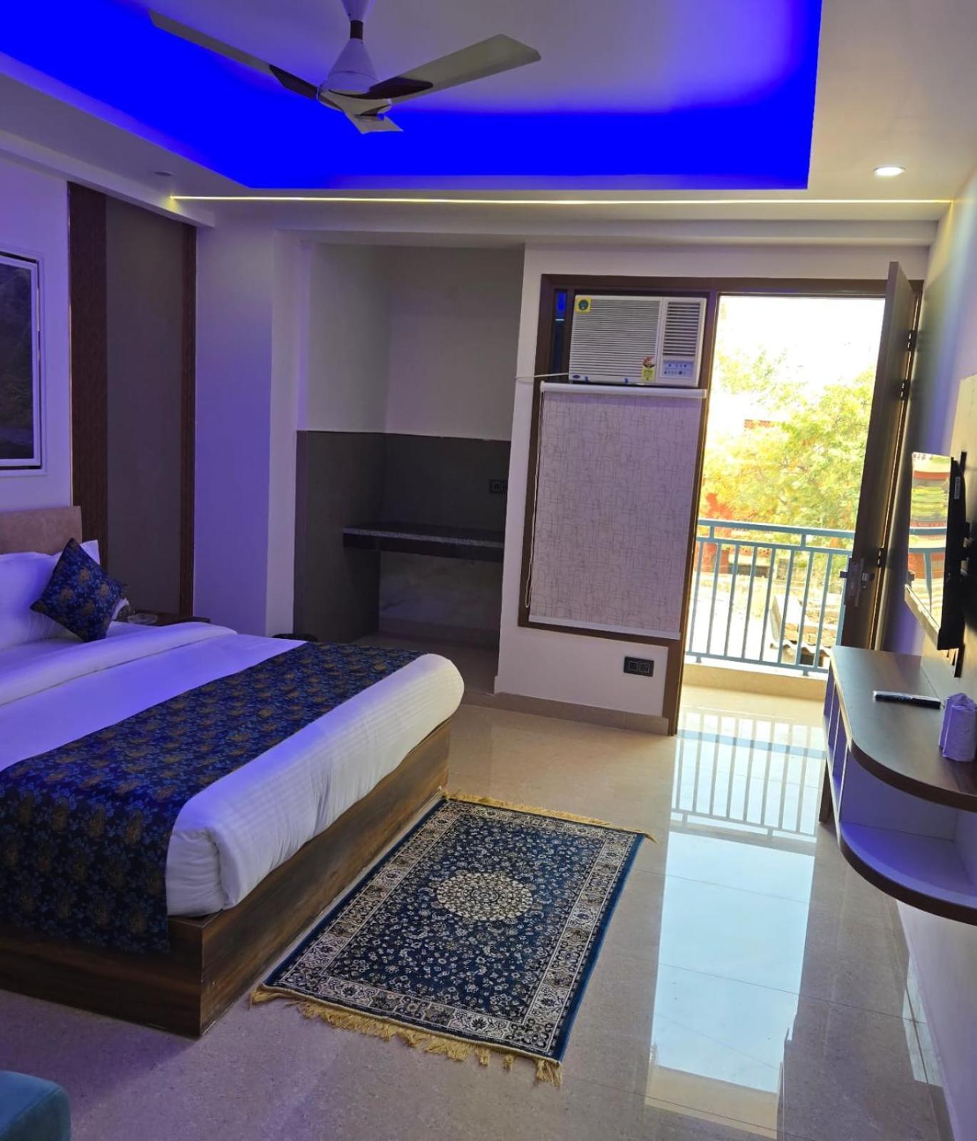 Dream World Hotel 4*