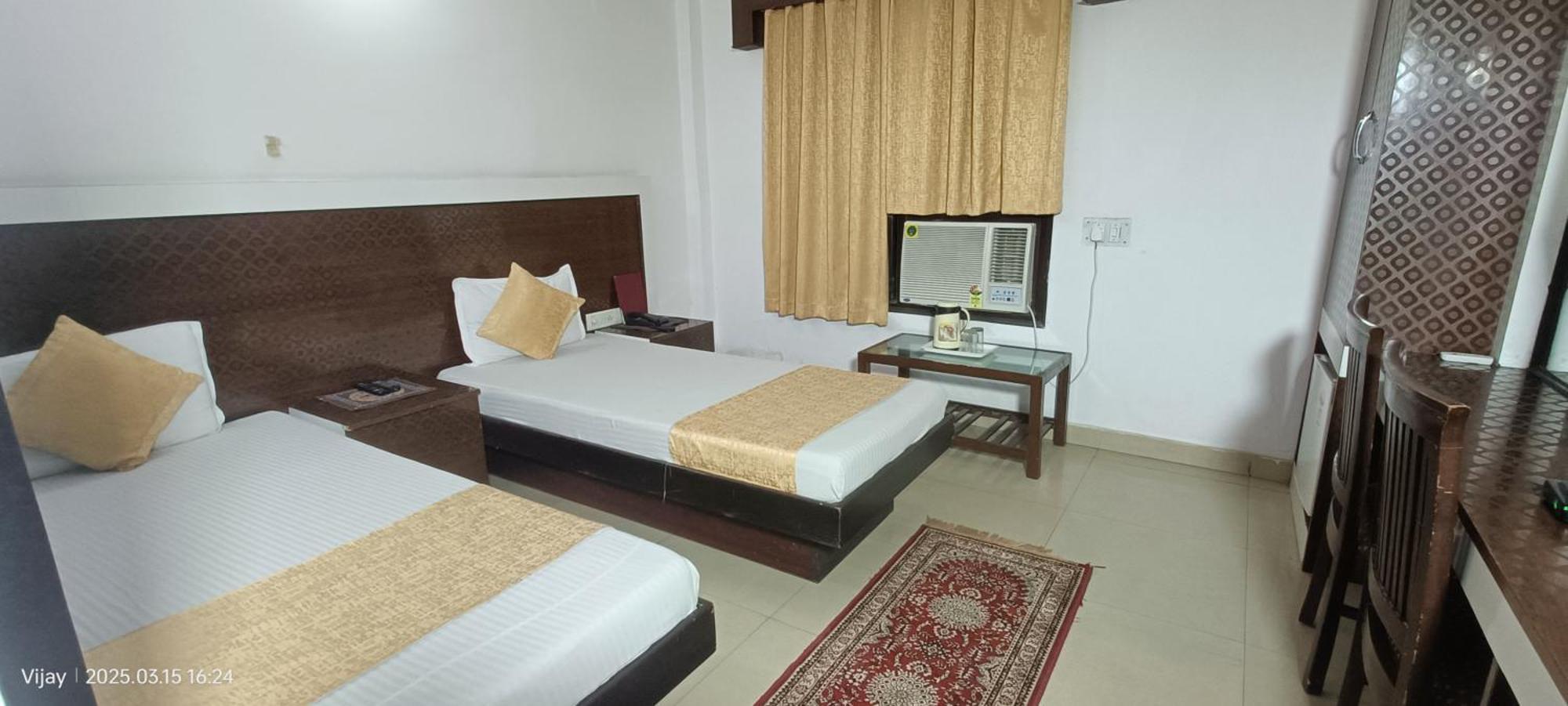 Hotel Su Shree Continental 5 Minutes Walk From Railway Station New Delhi