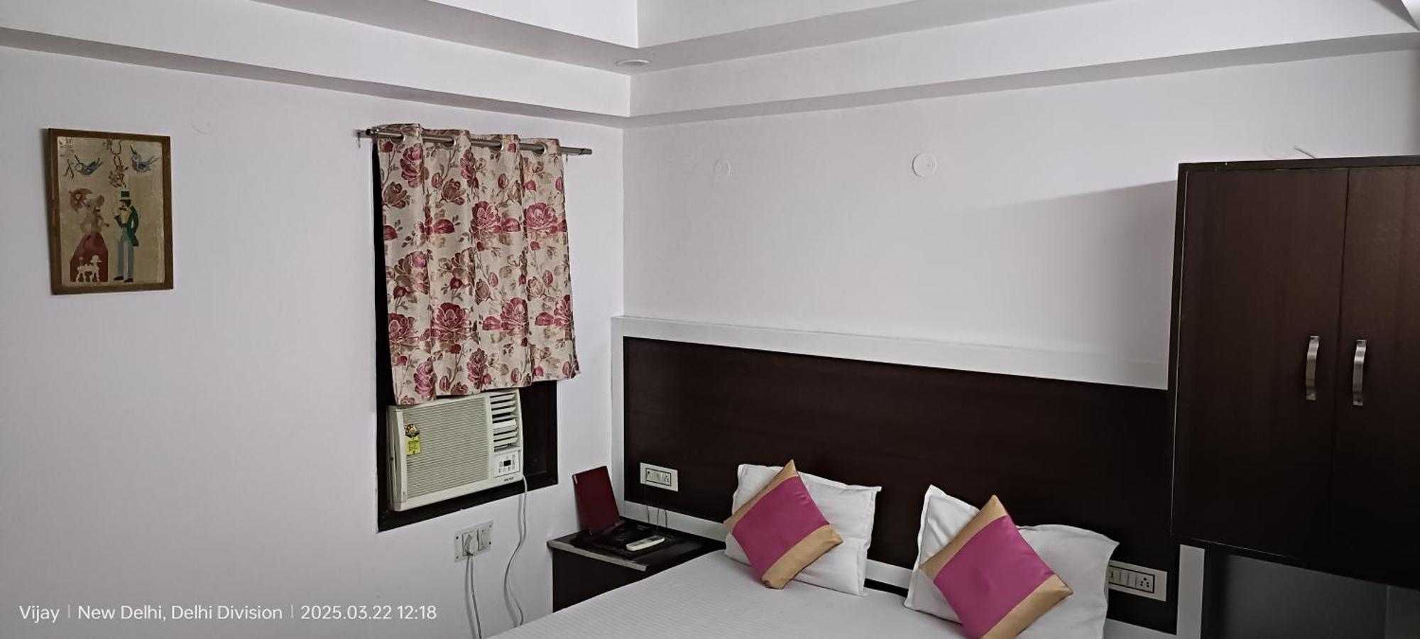 Su Shree Continental 5 Minutes Walk From Railway Station New Delhi