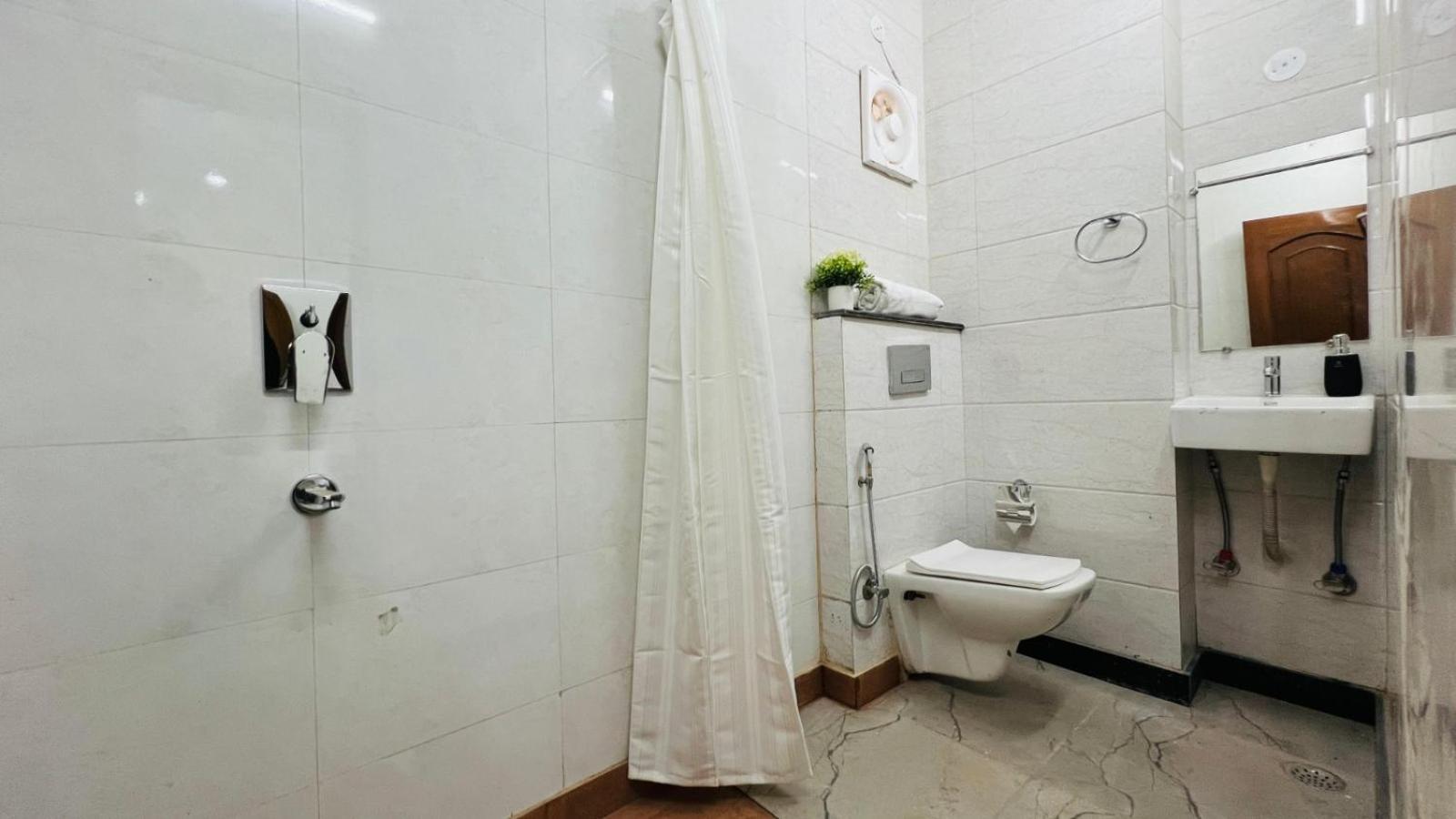 Apartment Olive Service Rohini New Delhi