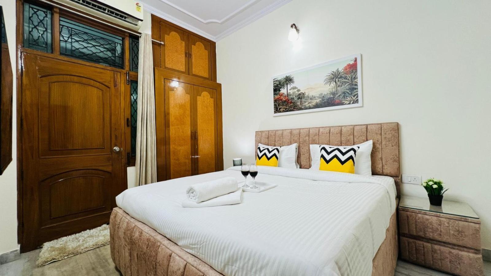 Olive Service Rohini Apartment *