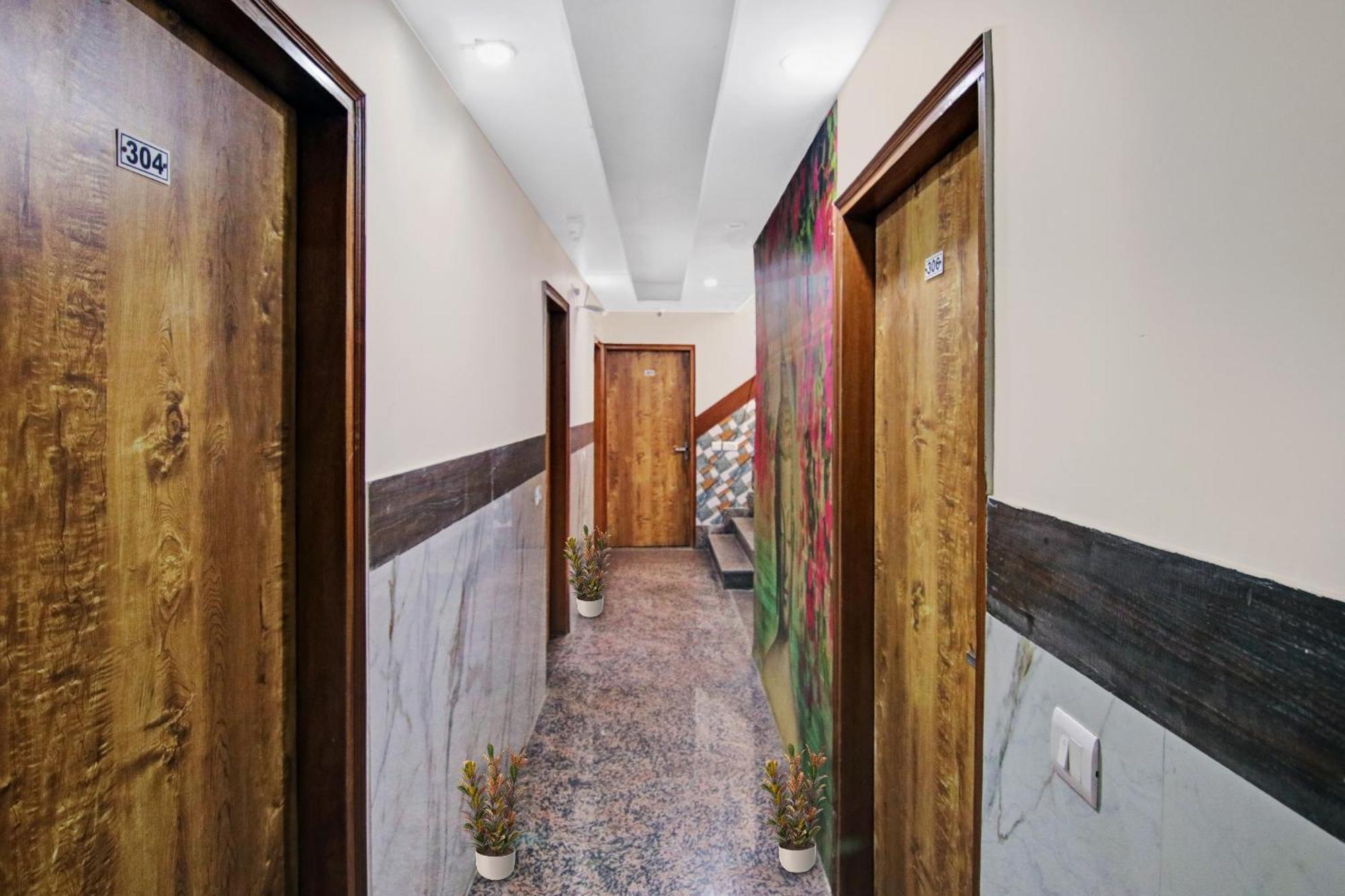 Hotel O Airport Gross 3*