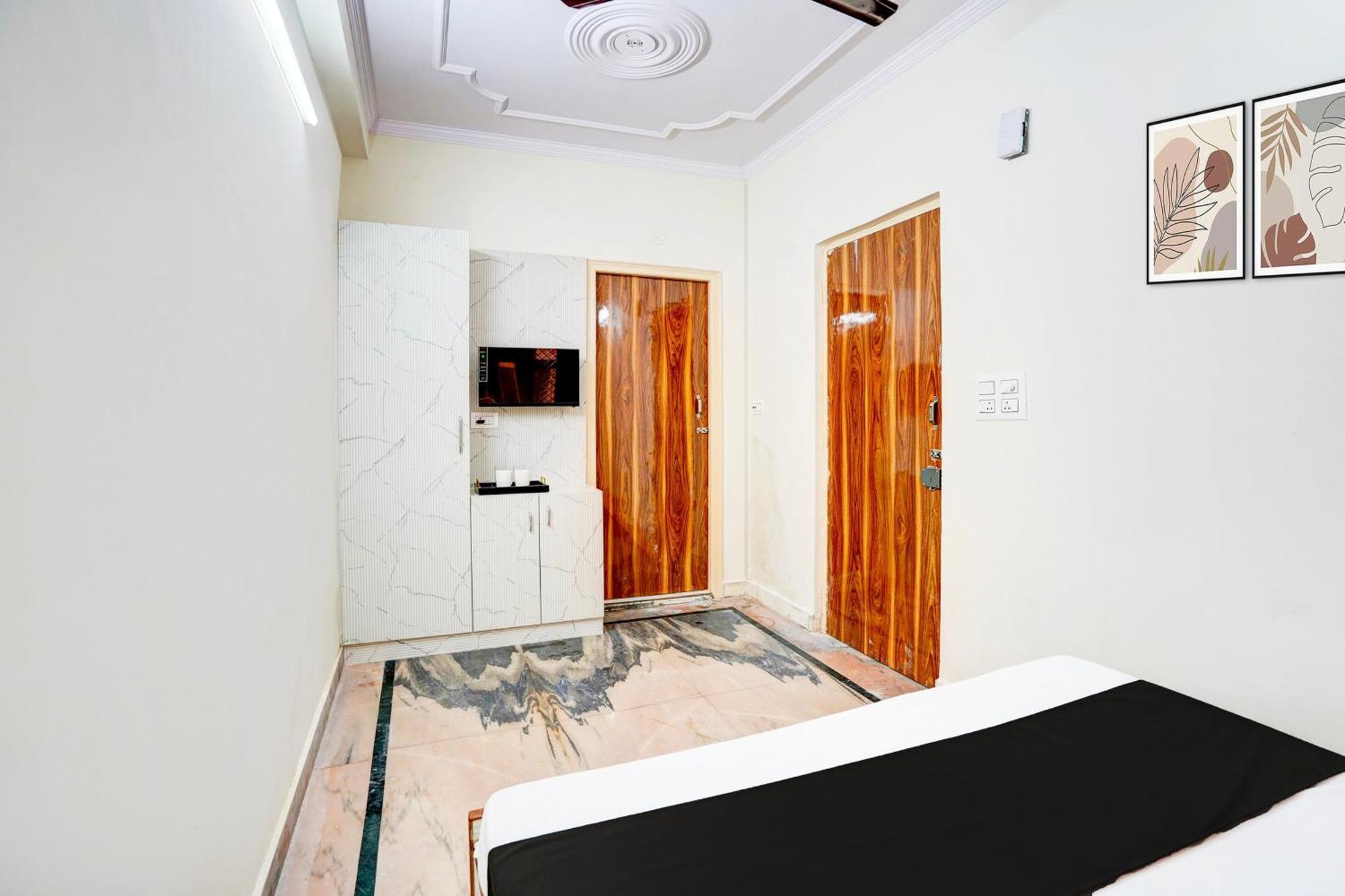 O The Royall Residency Hotel