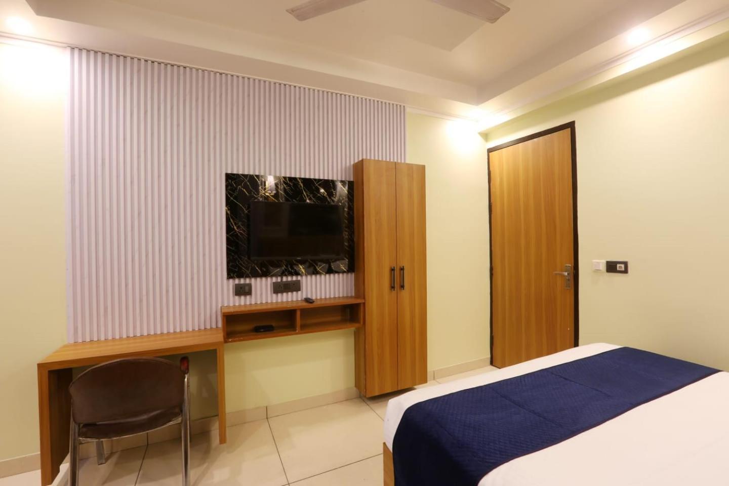 Aerostay Igi Delhi Airport