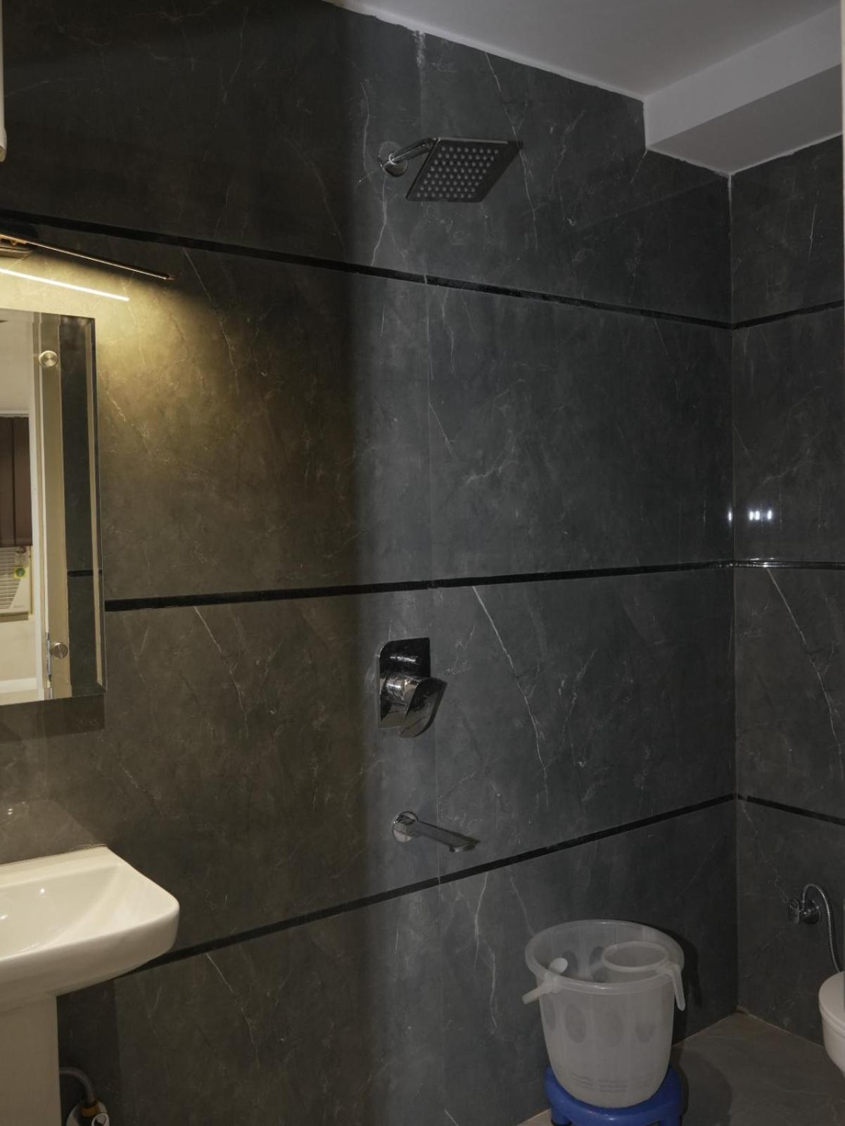 Star Delhi -free Airport Pickup Hotel 4*