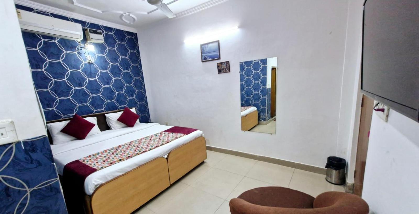 Atlas Near Igi Airport T3 * New Delhi